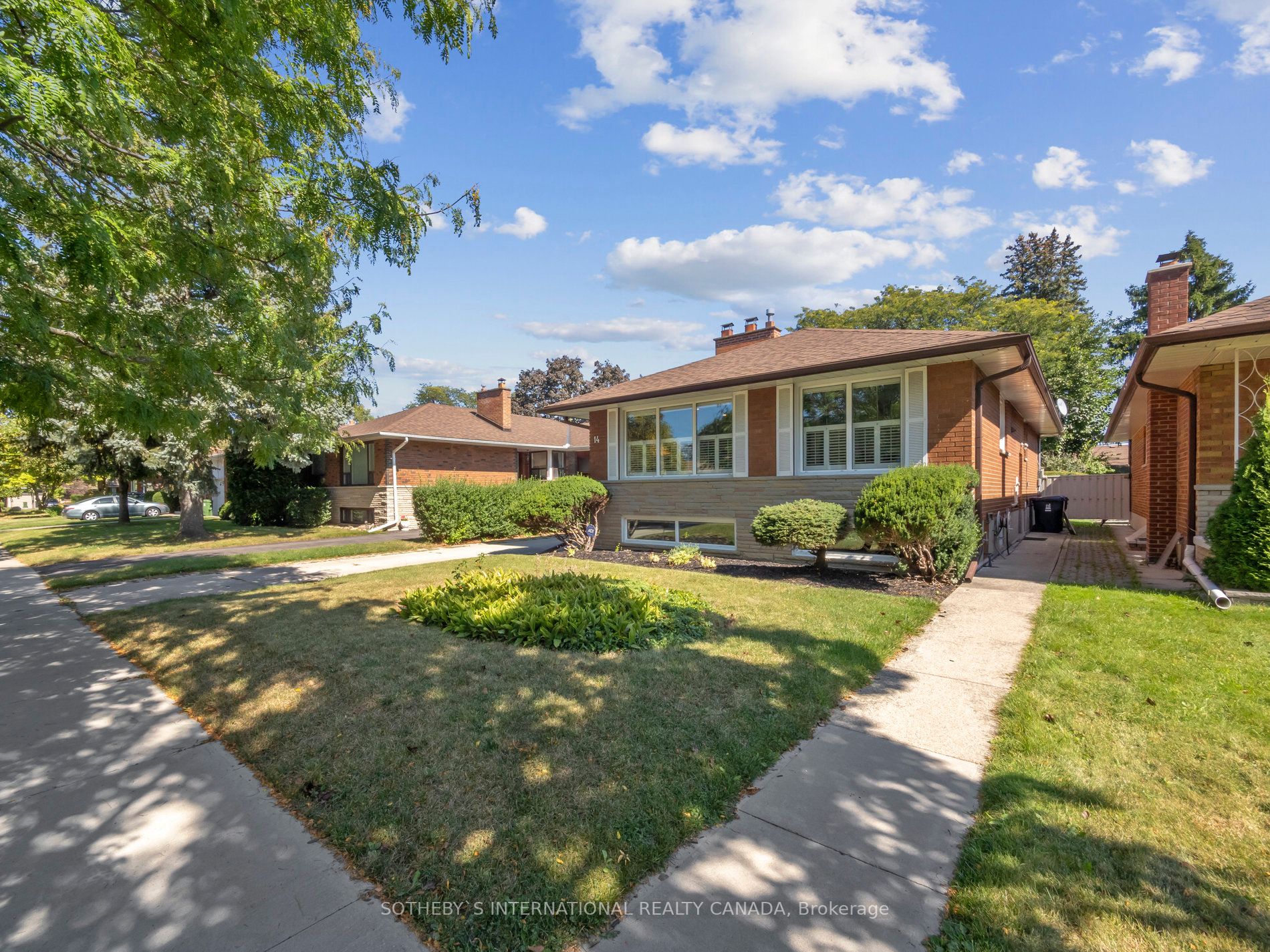 14 Laurelwood Cres, #Lower