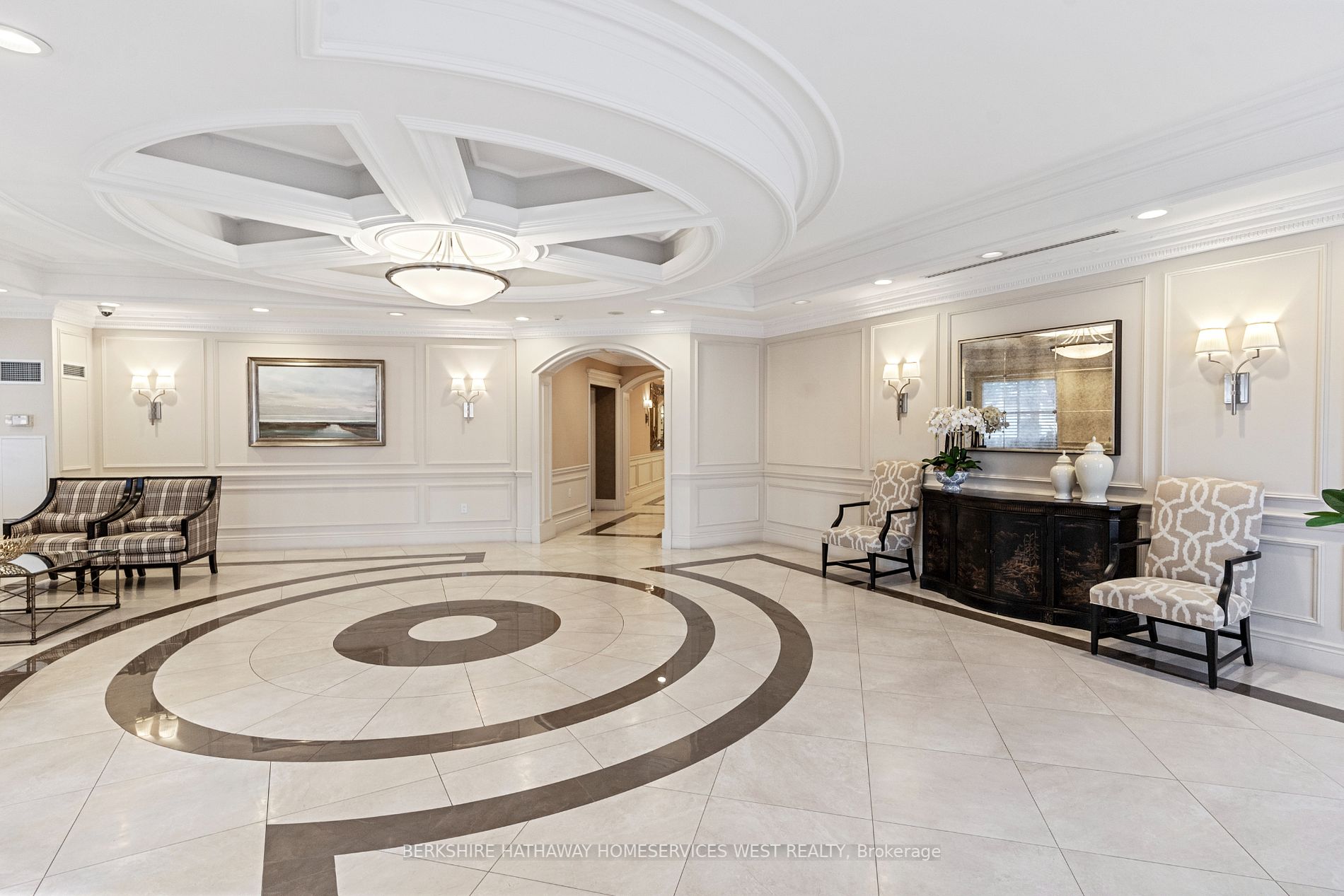 3085 Bloor St W, #207