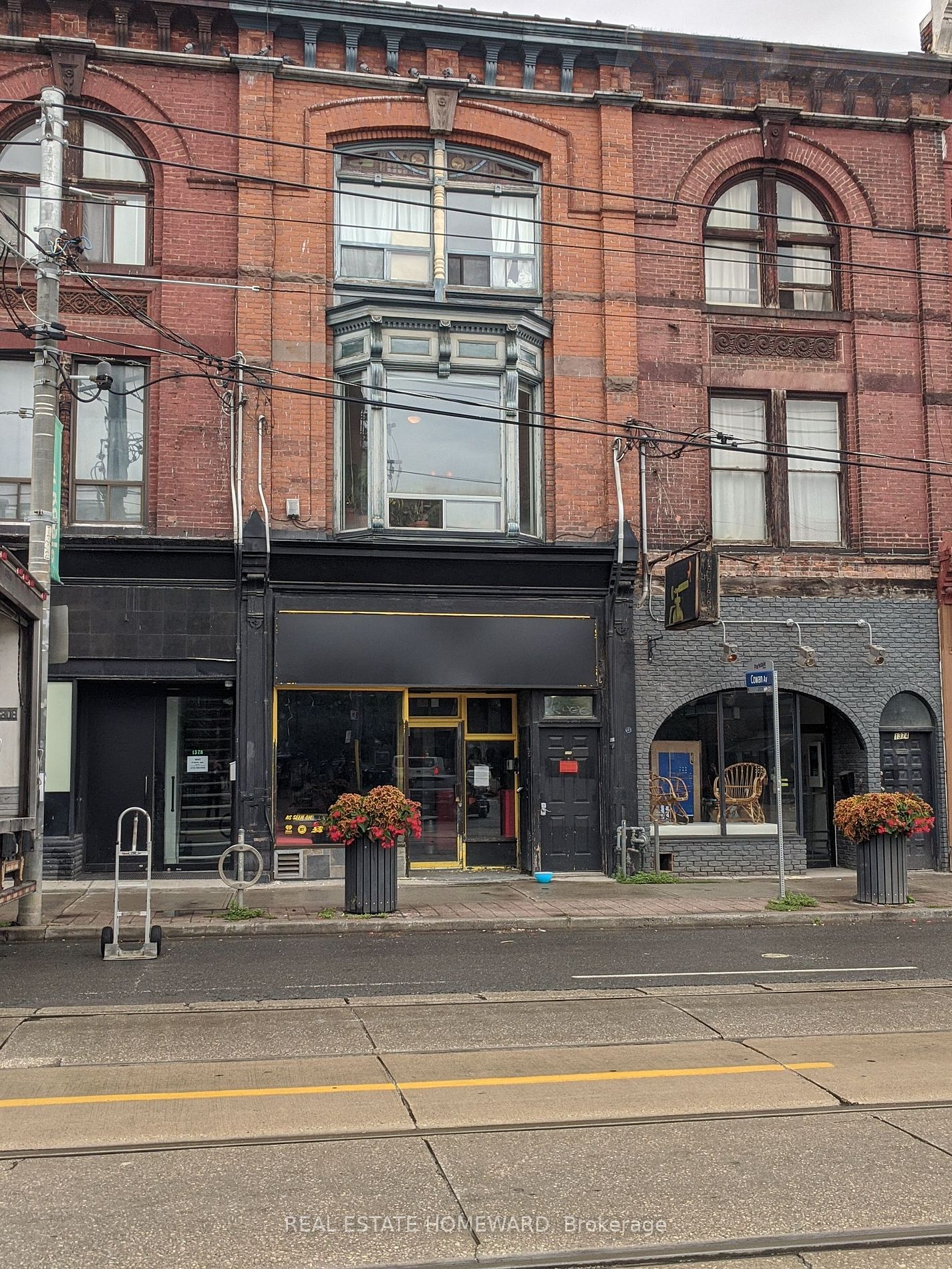1376 Queen St W, #Main+Bs