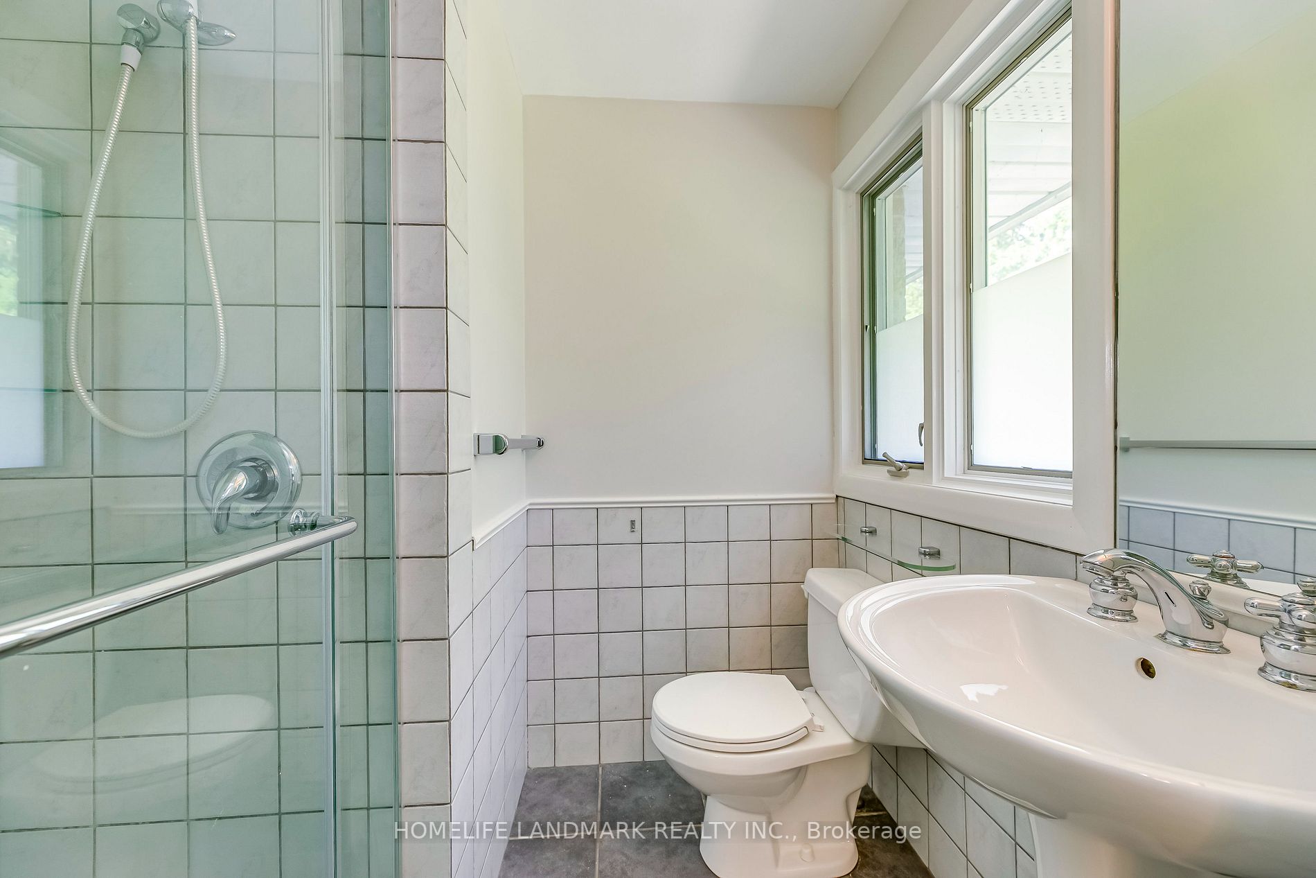115 Wolfdale Ave