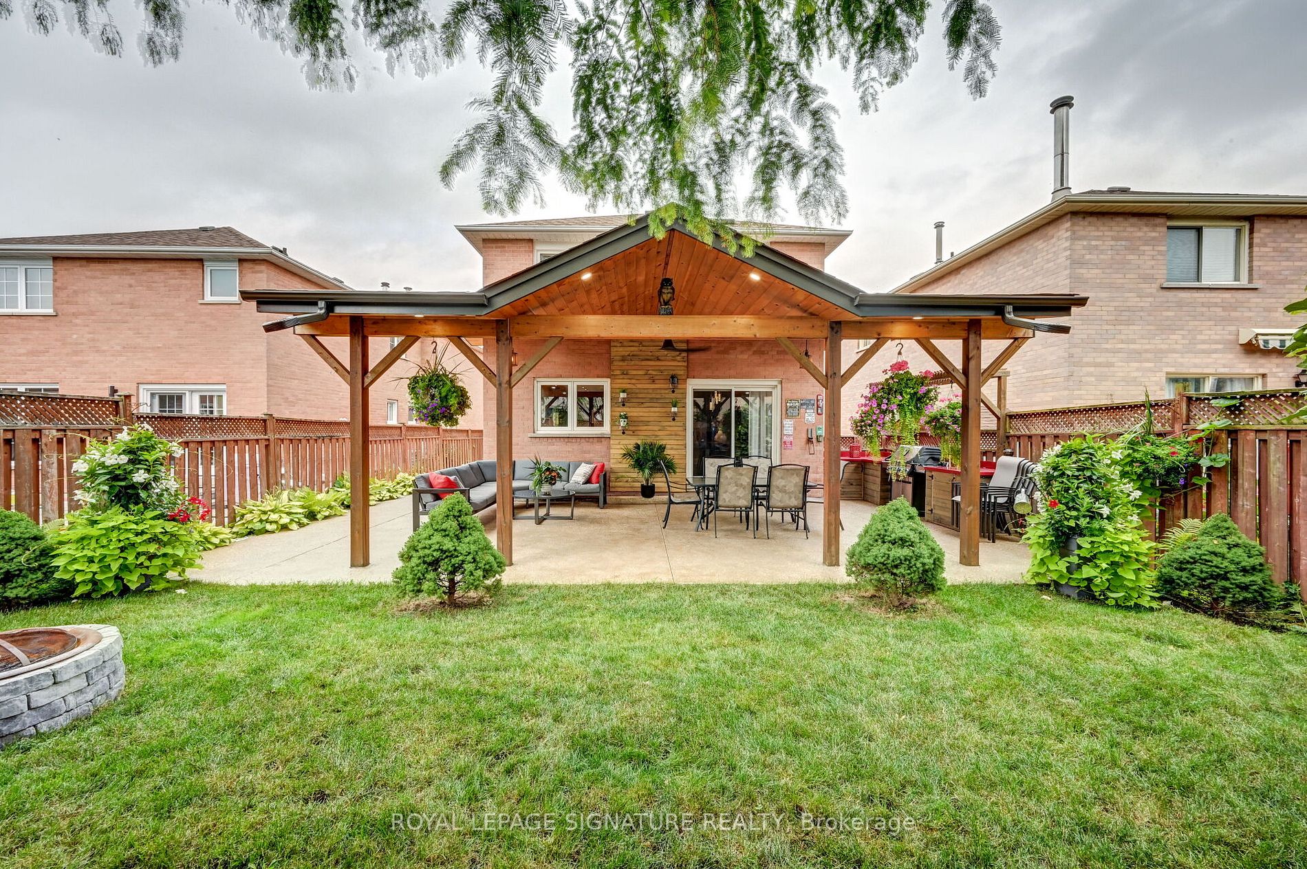 3195 Shadetree Dr