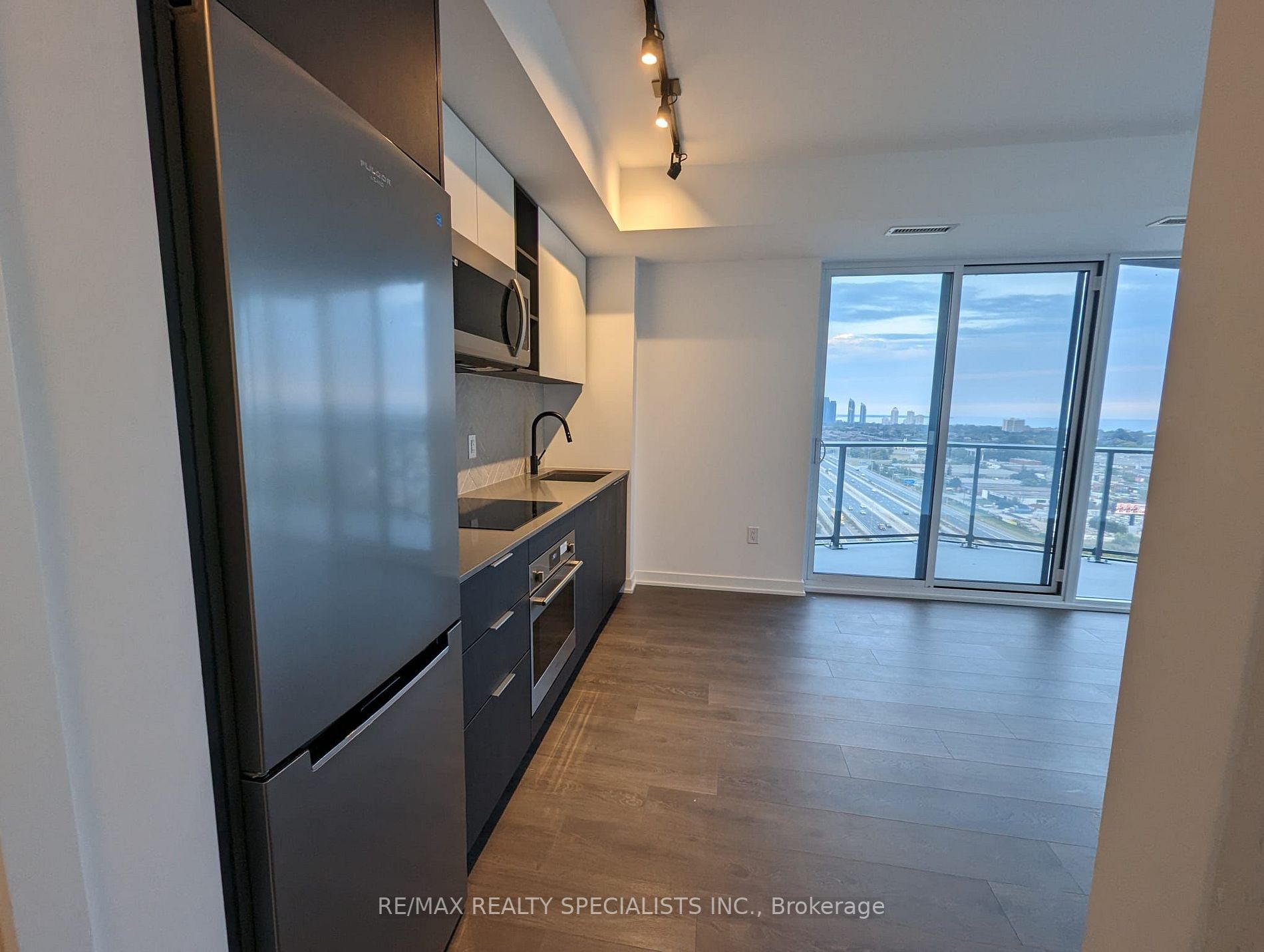 36 Zorra St, #1508