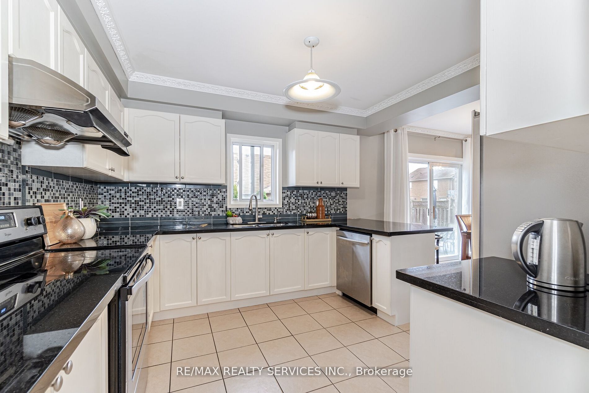 6 Courtsfield Crescent