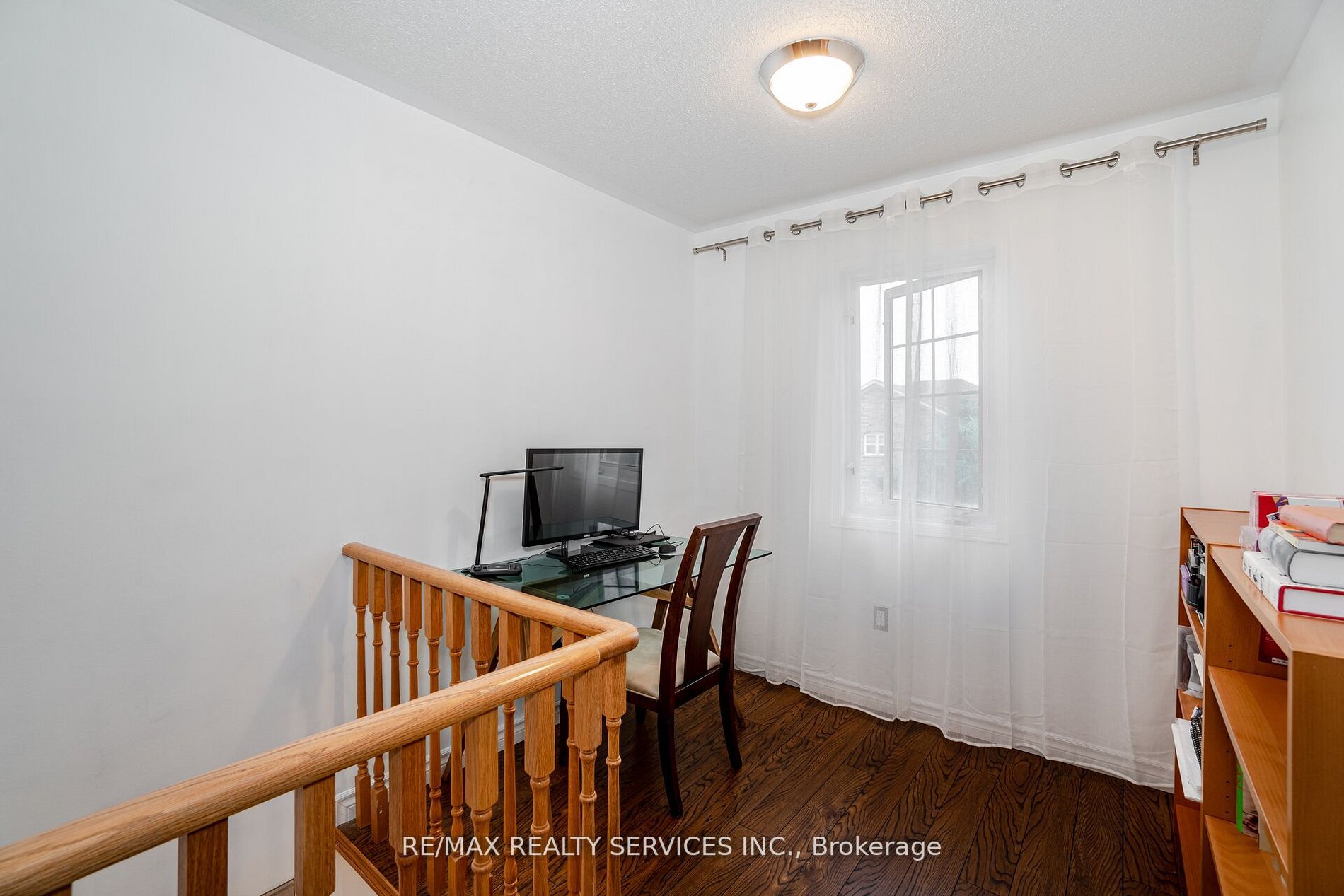 6 Courtsfield Crescent