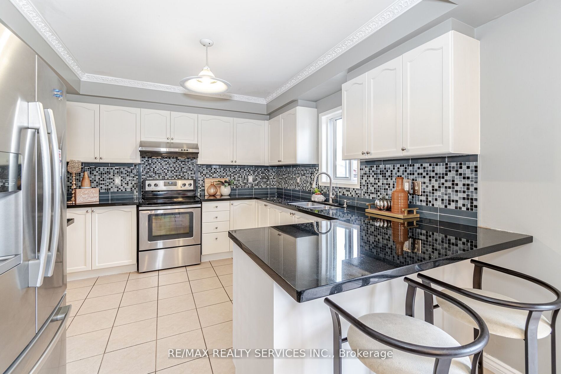 6 Courtsfield Crescent