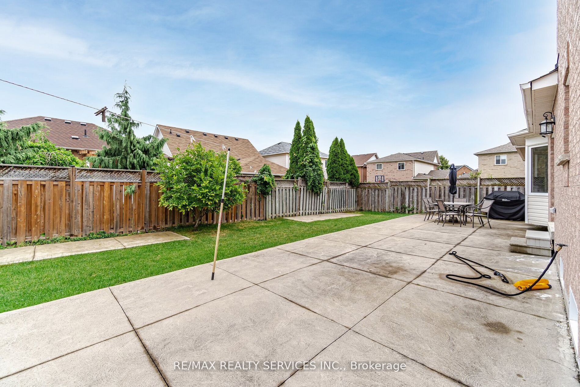 6 Courtsfield Crescent