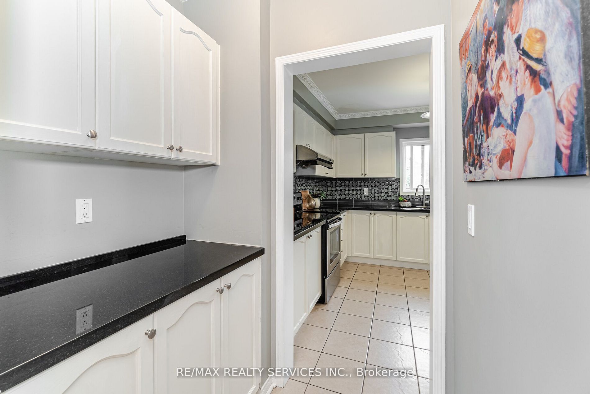 6 Courtsfield Crescent