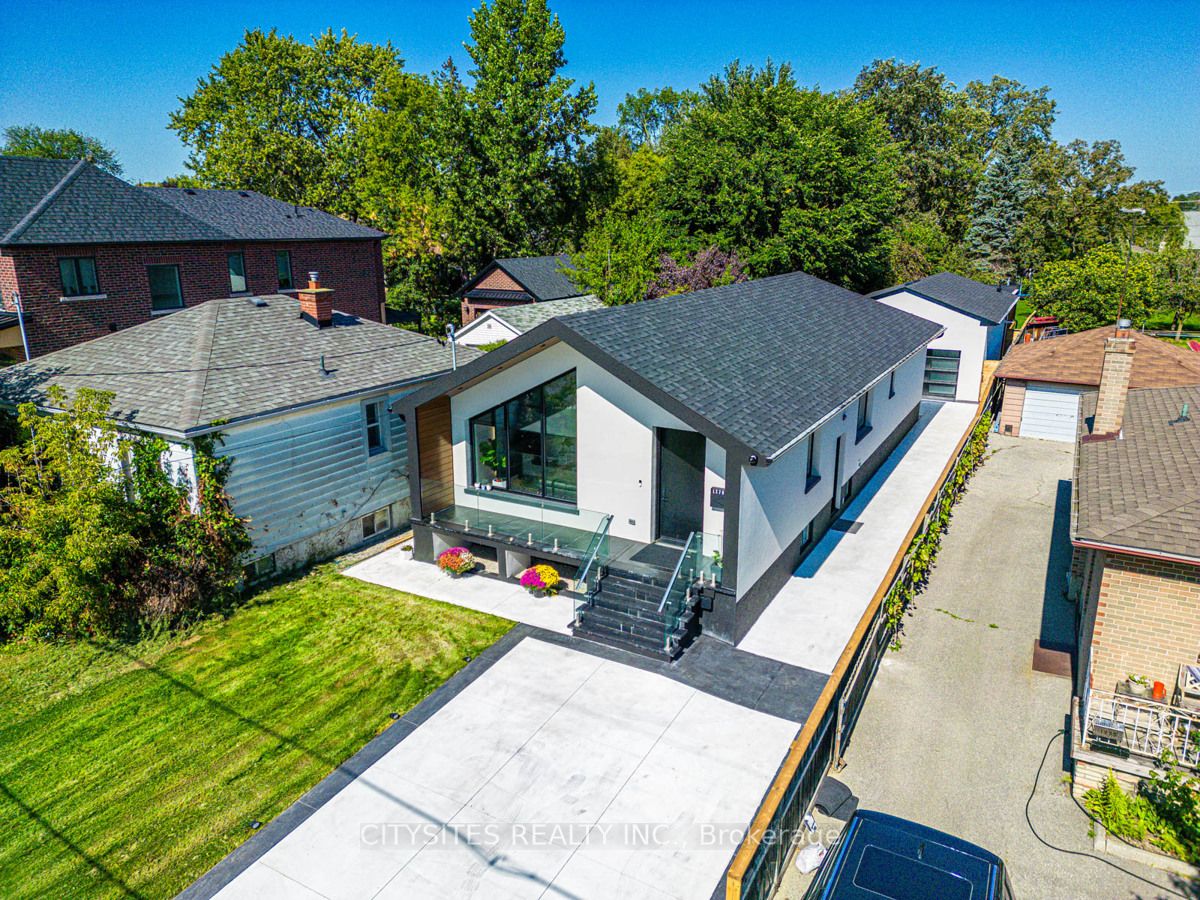 1279 Alexandra Ave