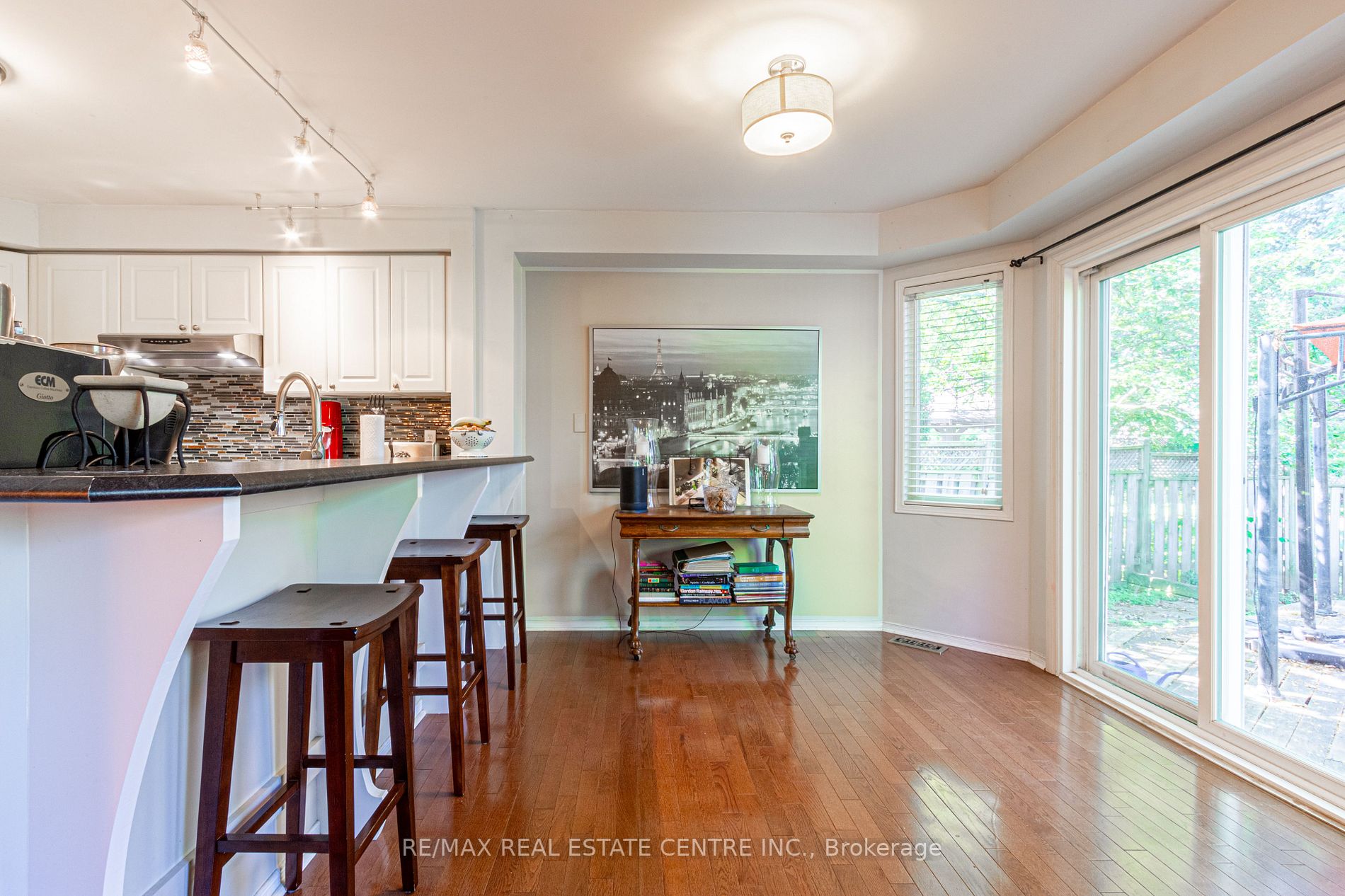 44 Curry Crescent