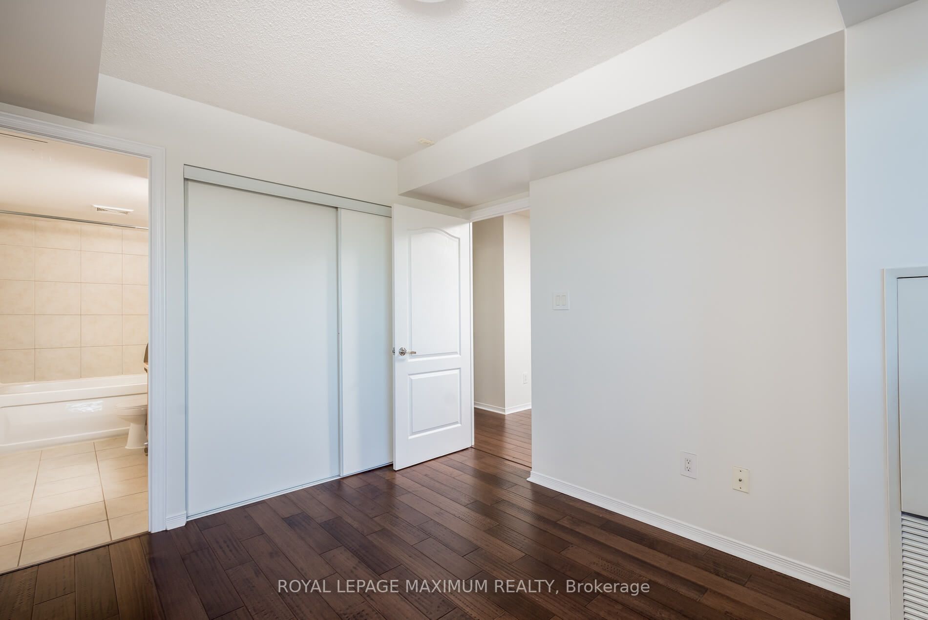 2772 Keele St, #416