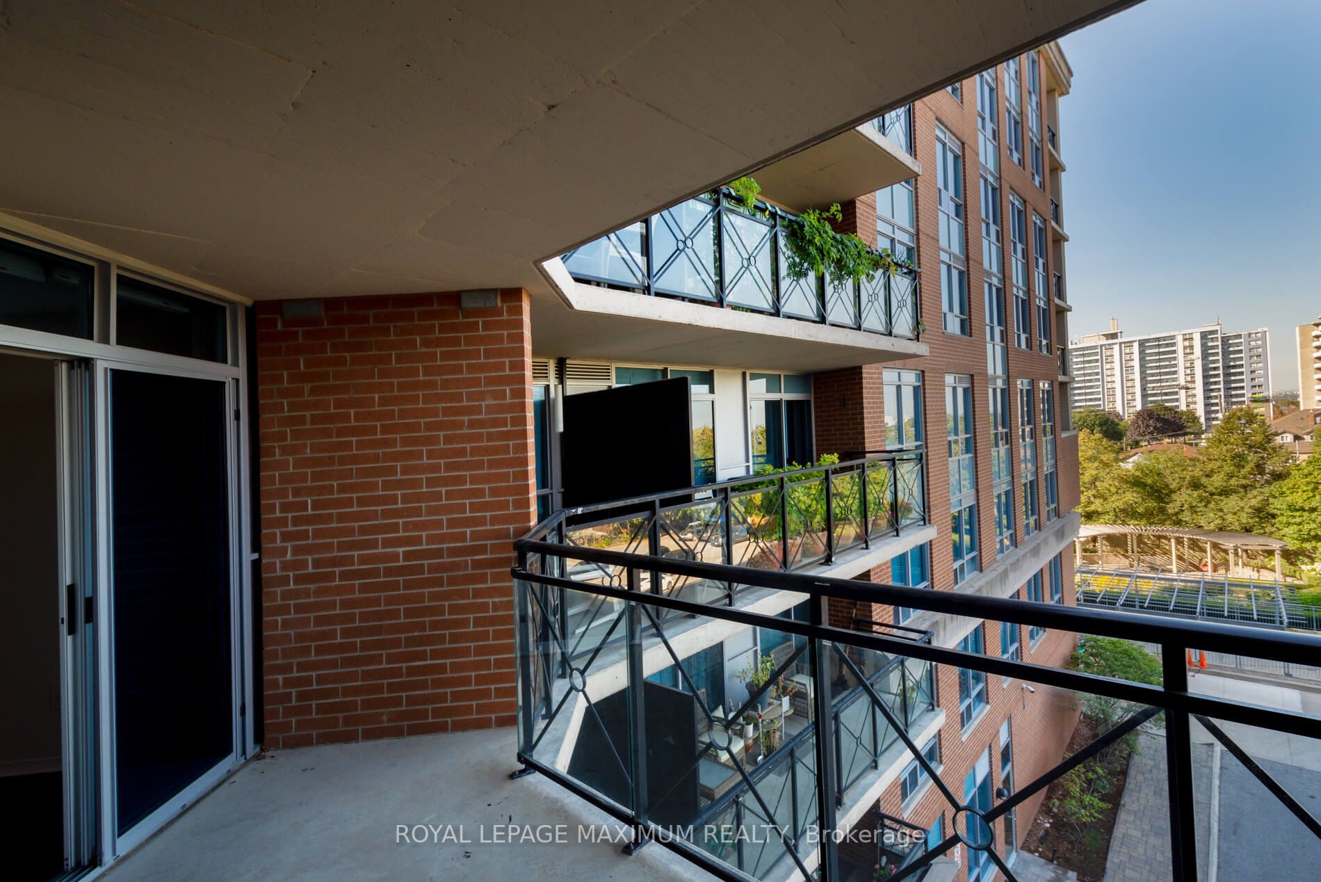 2772 Keele St, #416