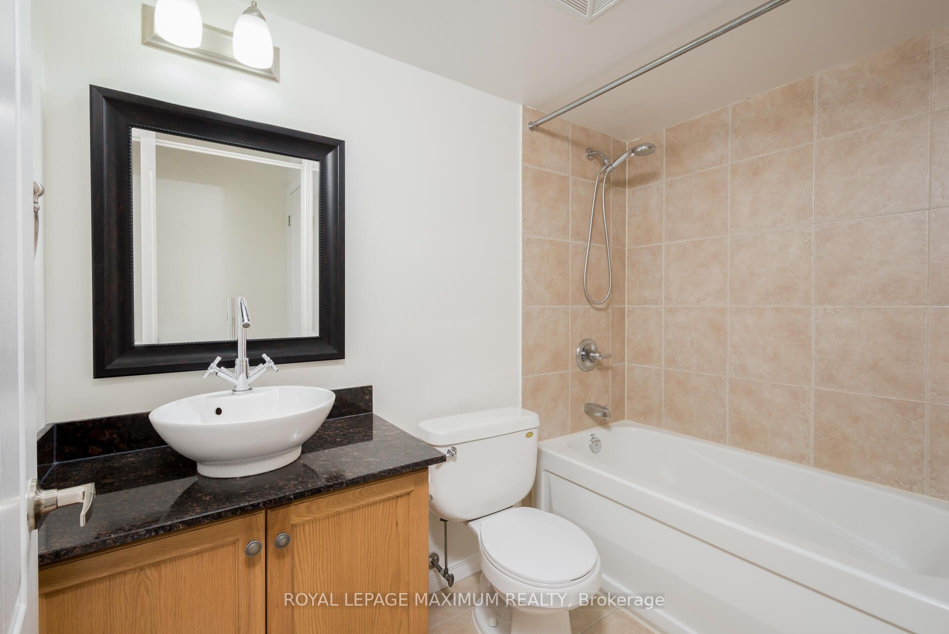 2772 Keele St, #416