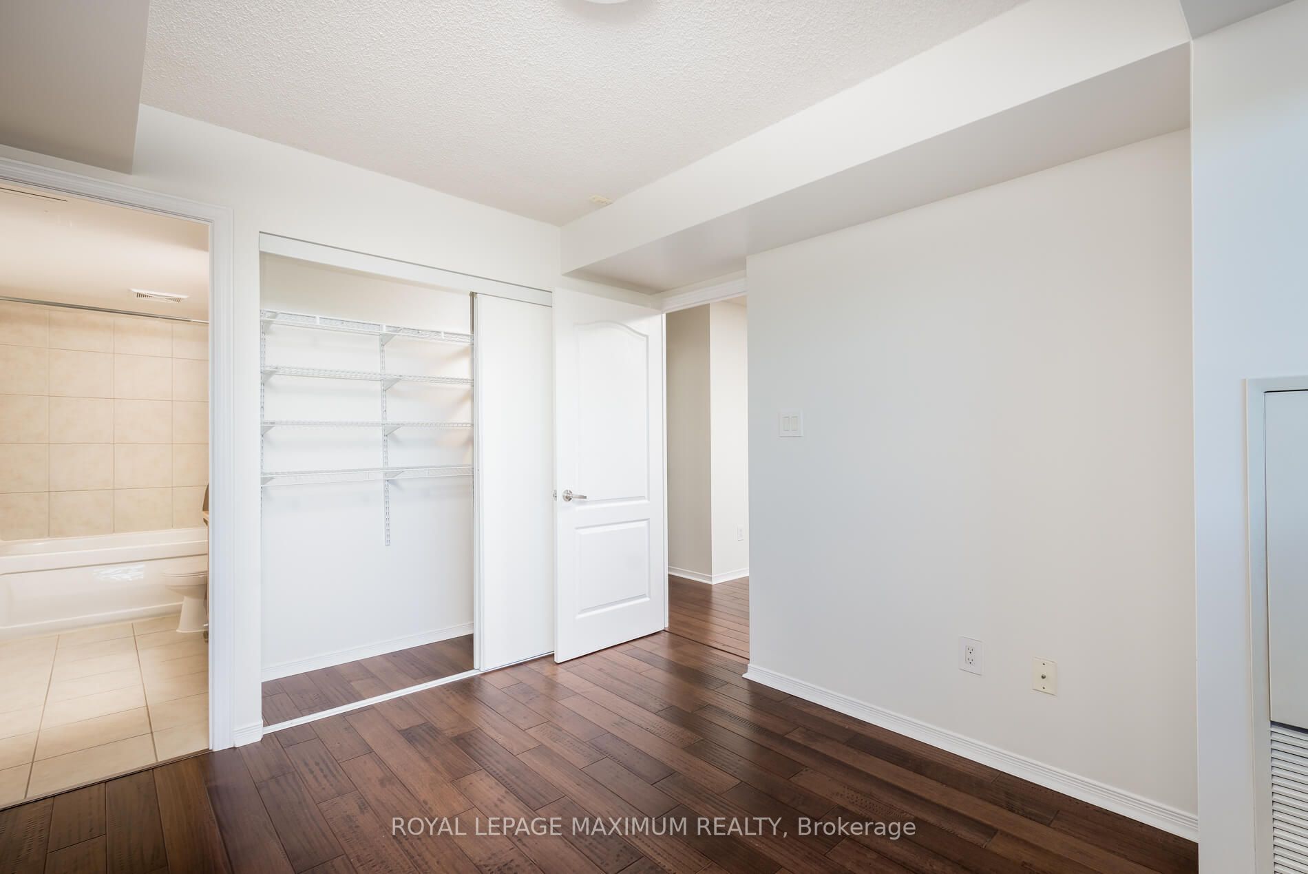 2772 Keele St, #416