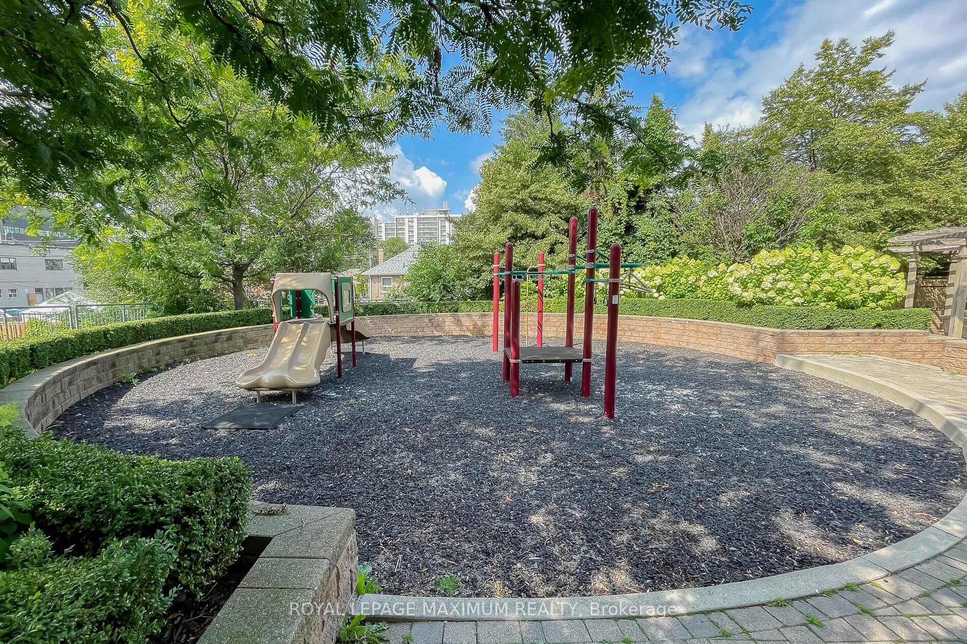 2772 Keele St, #416