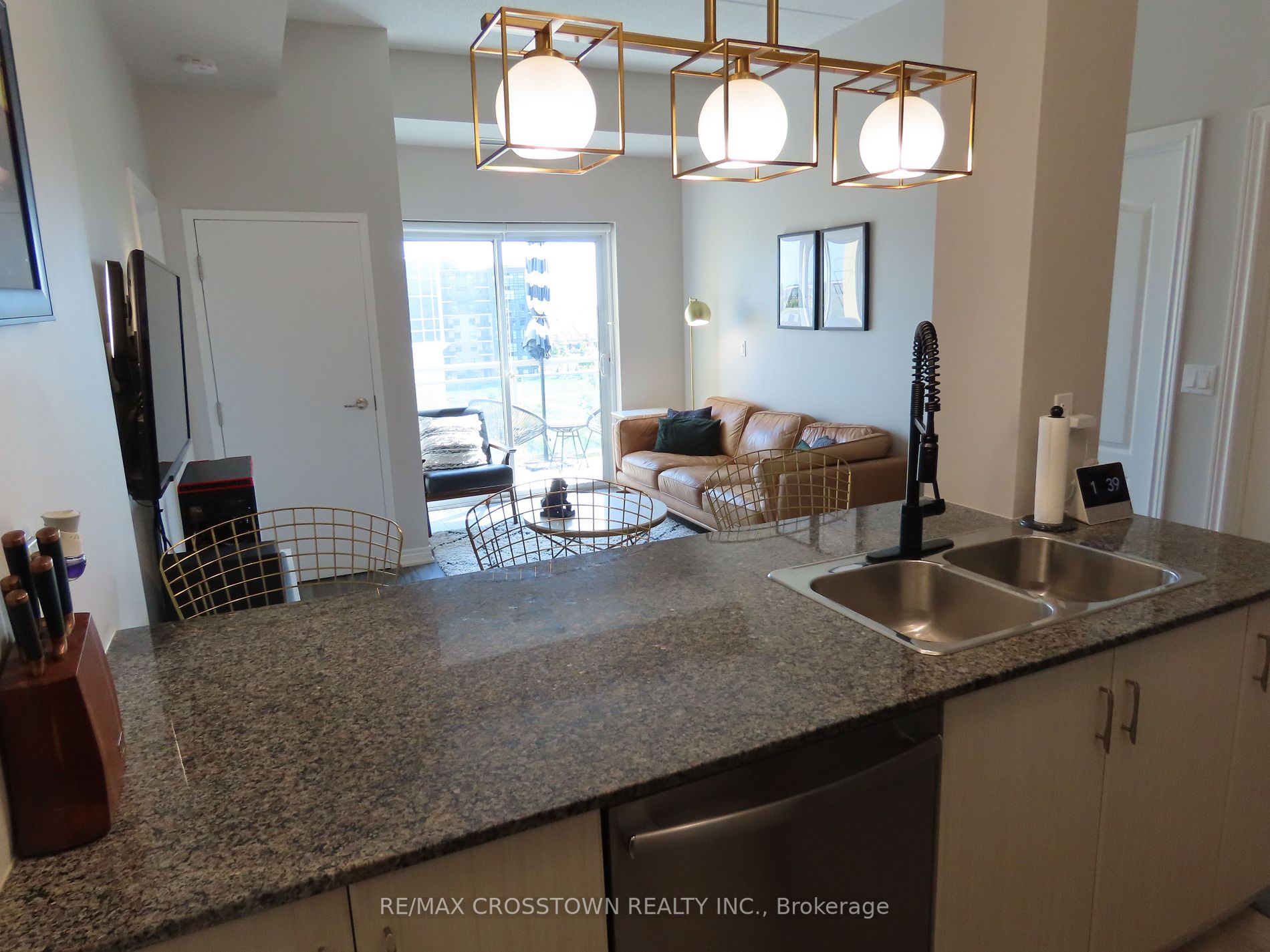 1421 Costigan Rd N, #601