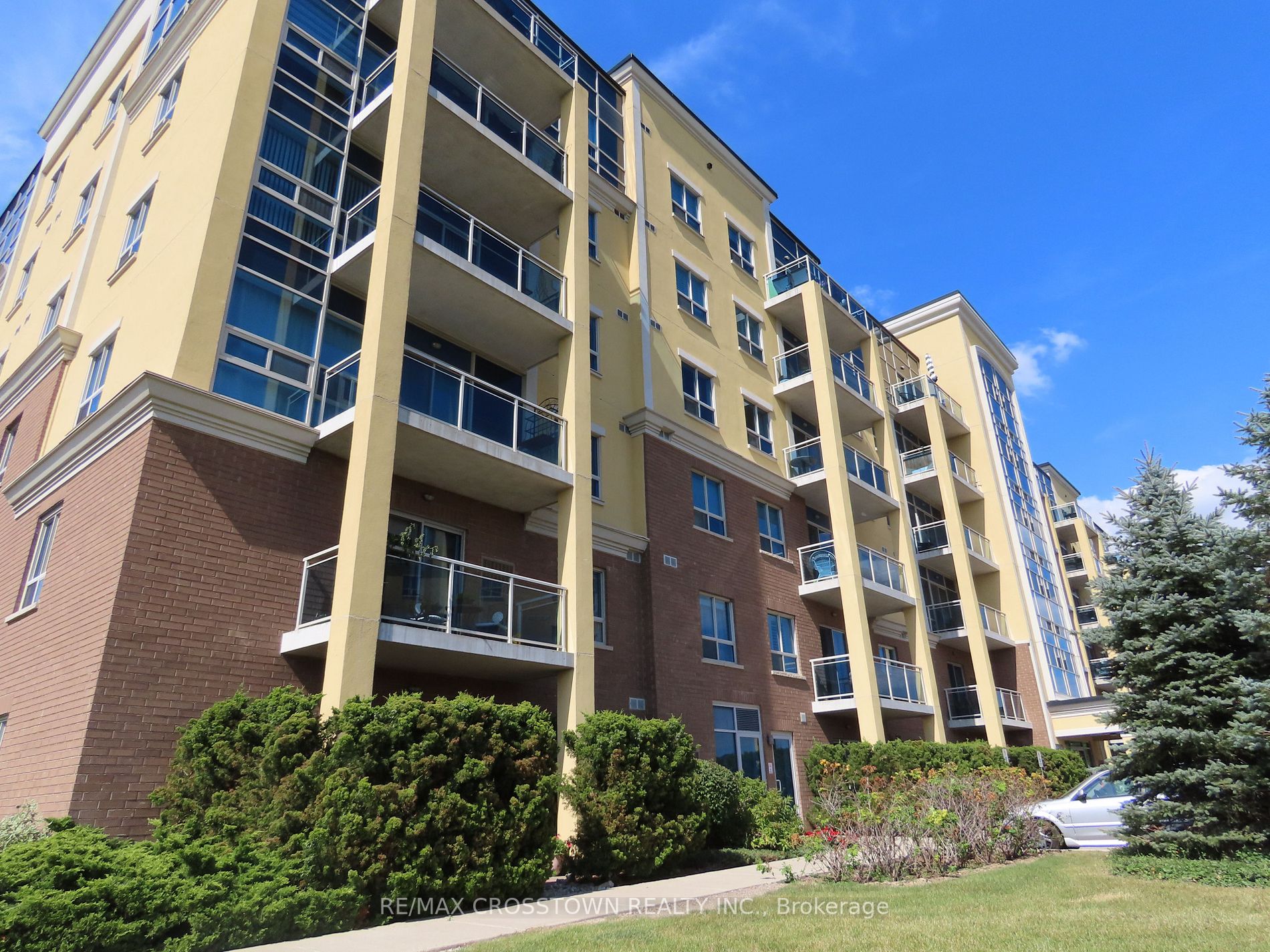 1421 Costigan Rd N, #601