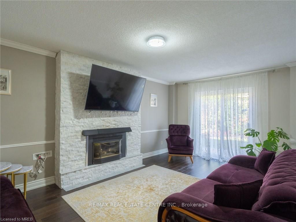 1442 Winterbourne Dr