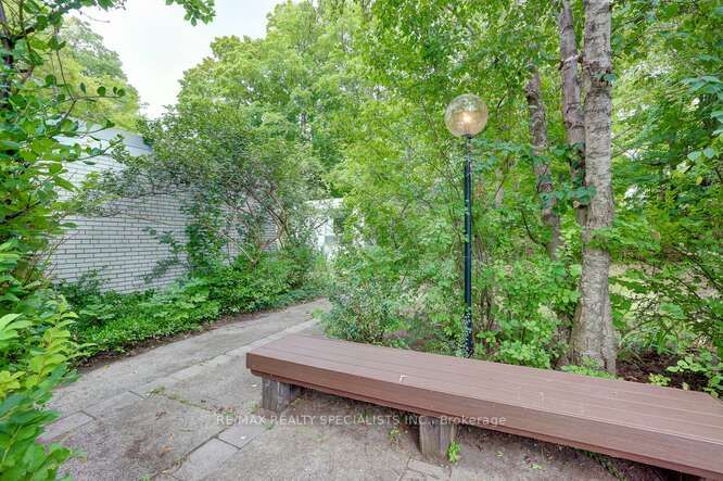 2411 Hammond Rd