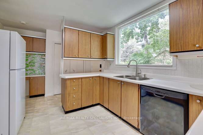 2411 Hammond Rd