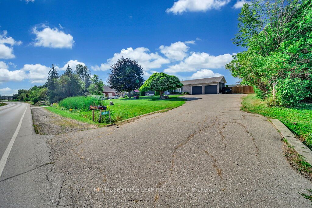 7621 5 side Road