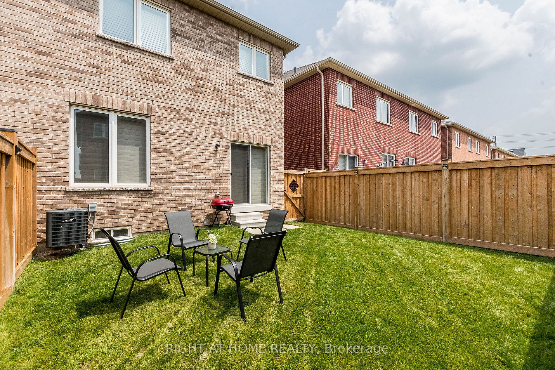 1076 Urell Way