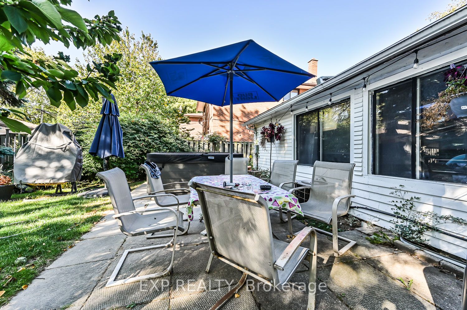 77 James St