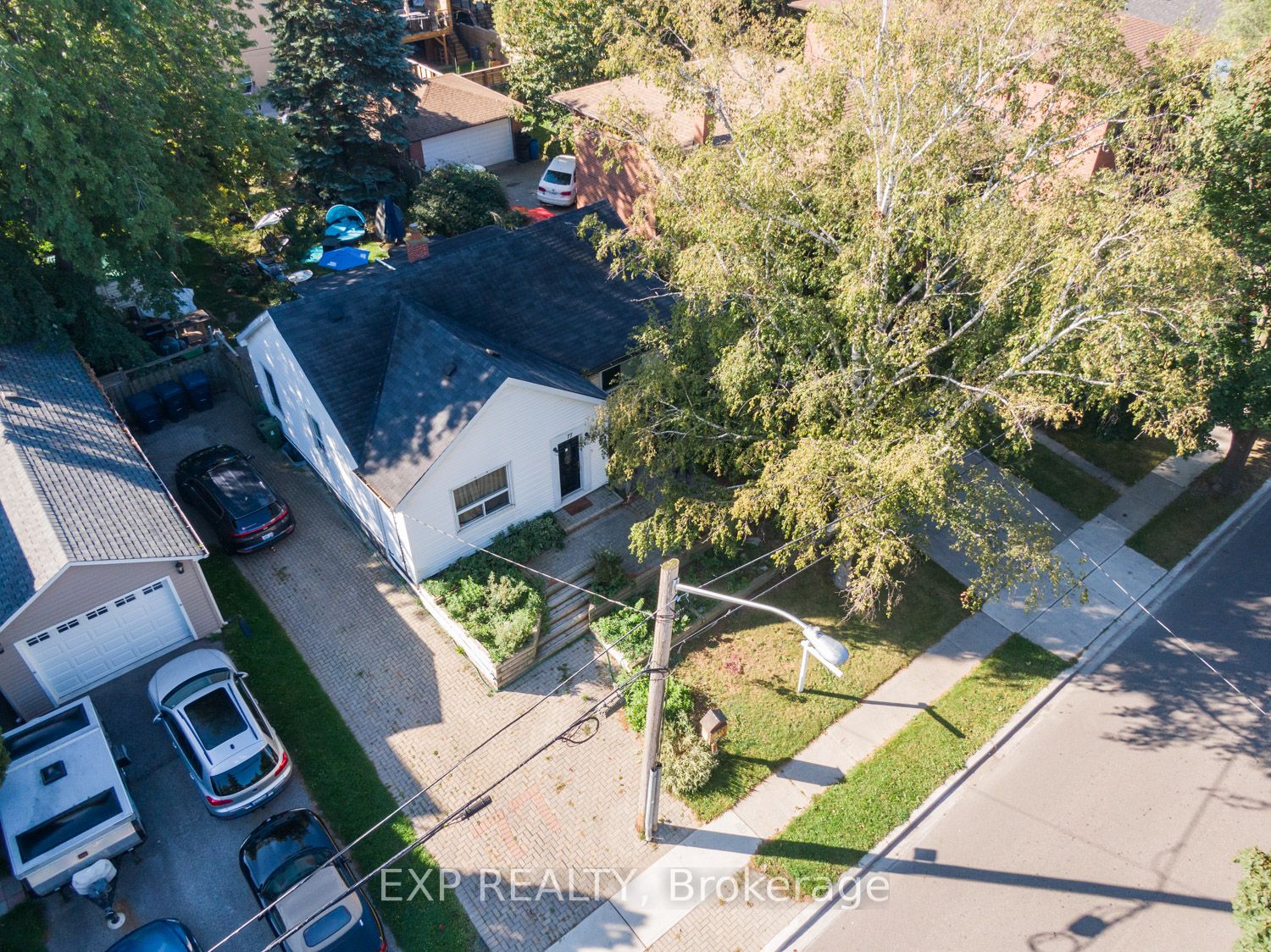 77 James St