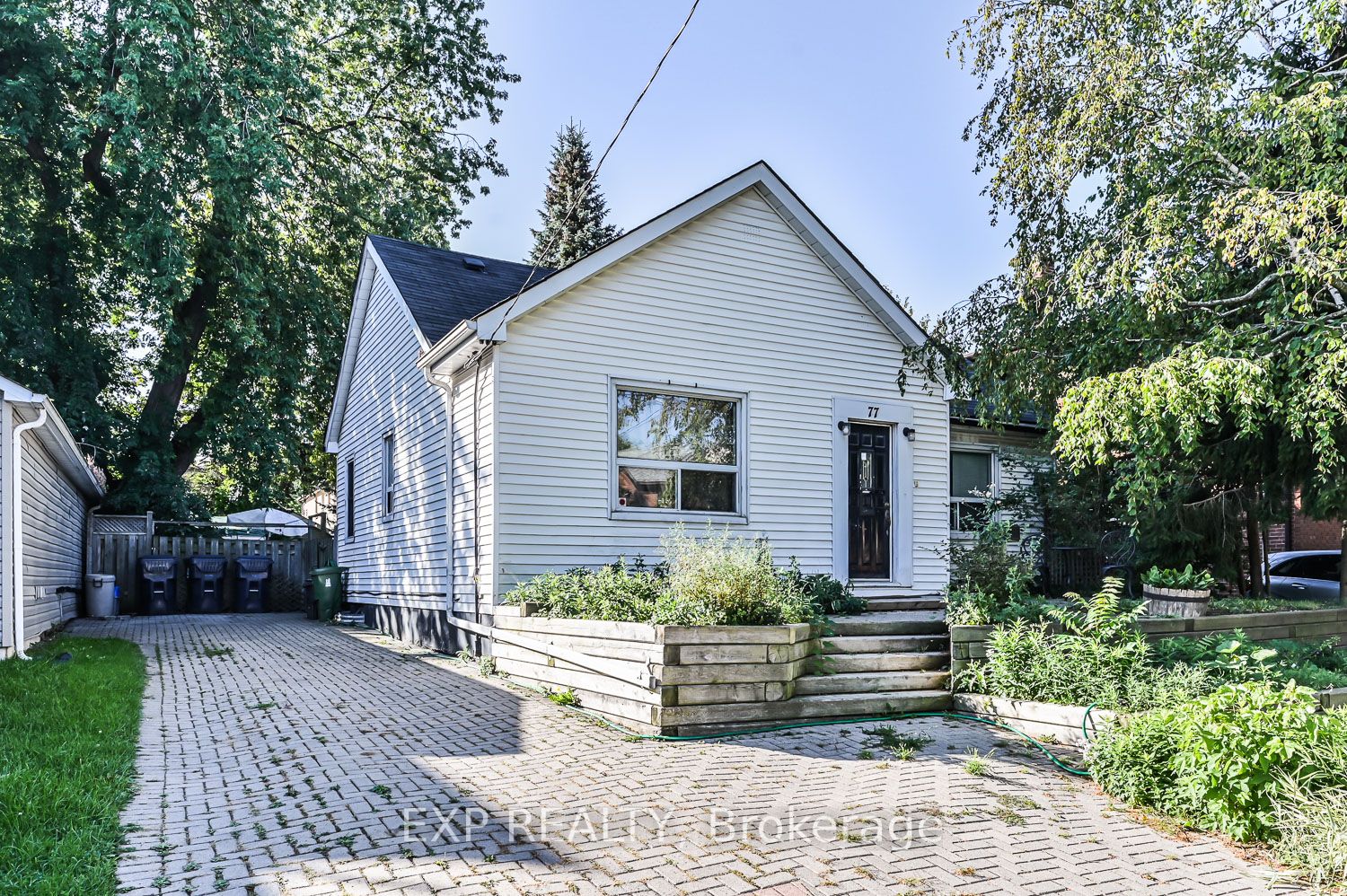 77 James St