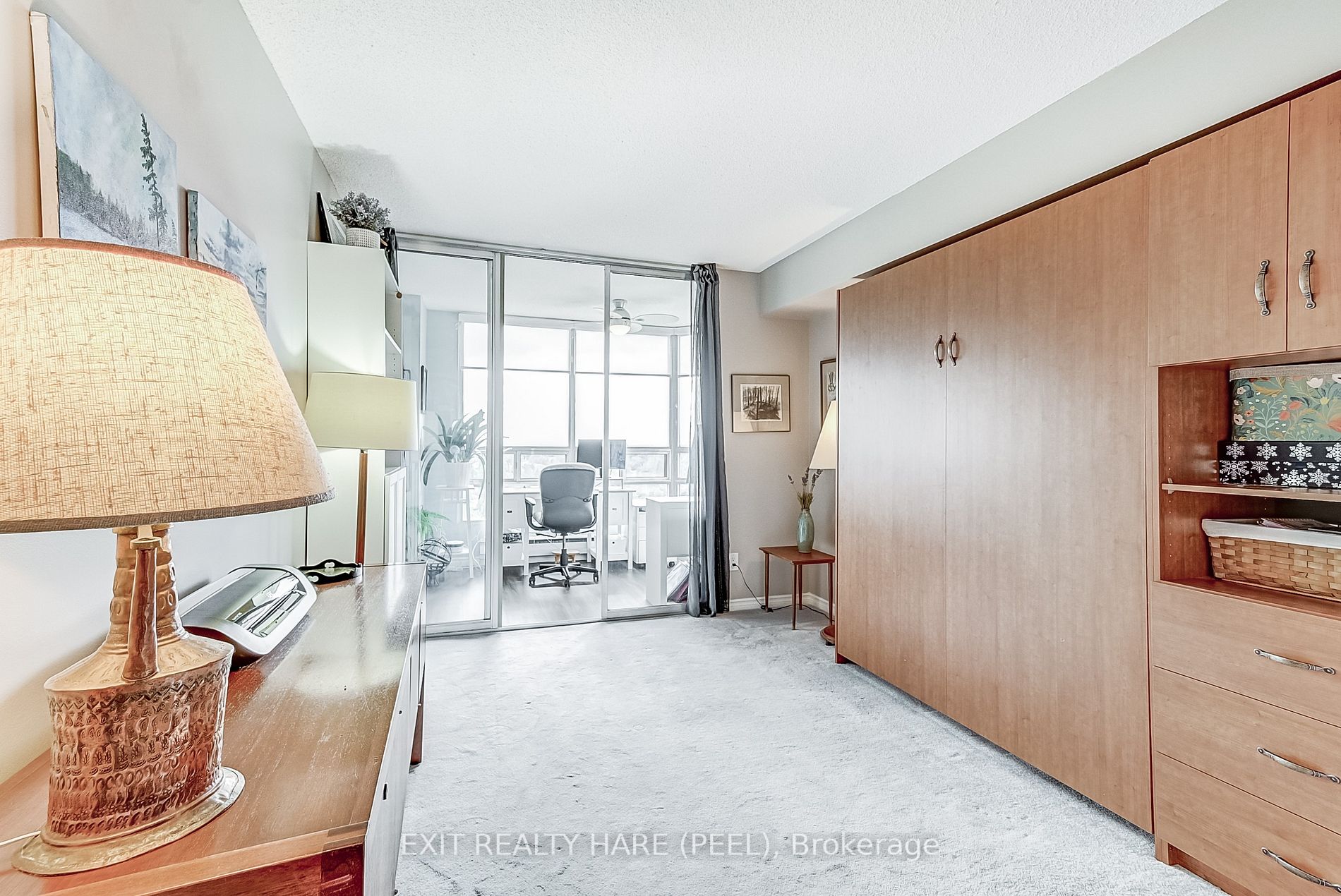 330 Mill St S, #906