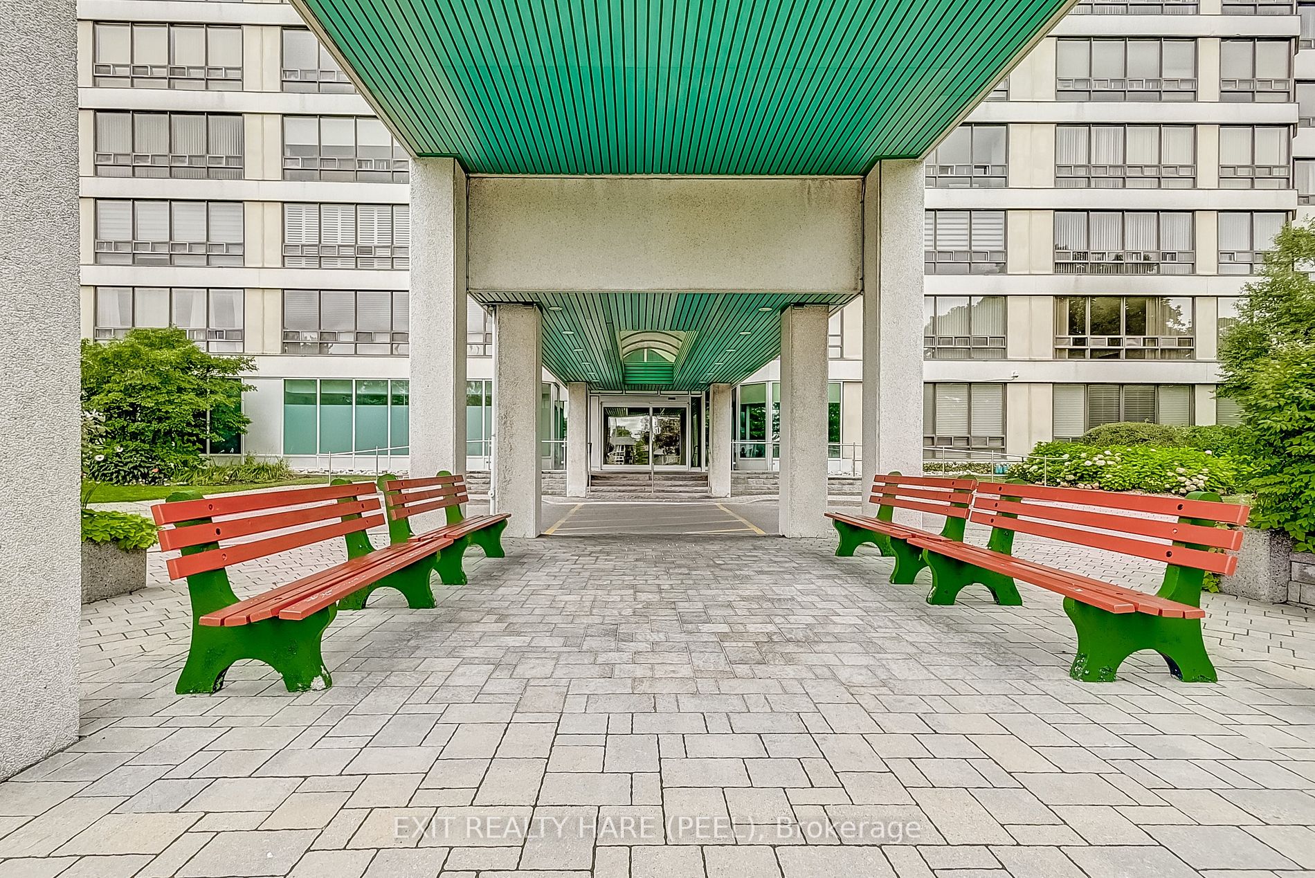 330 Mill St S, #906