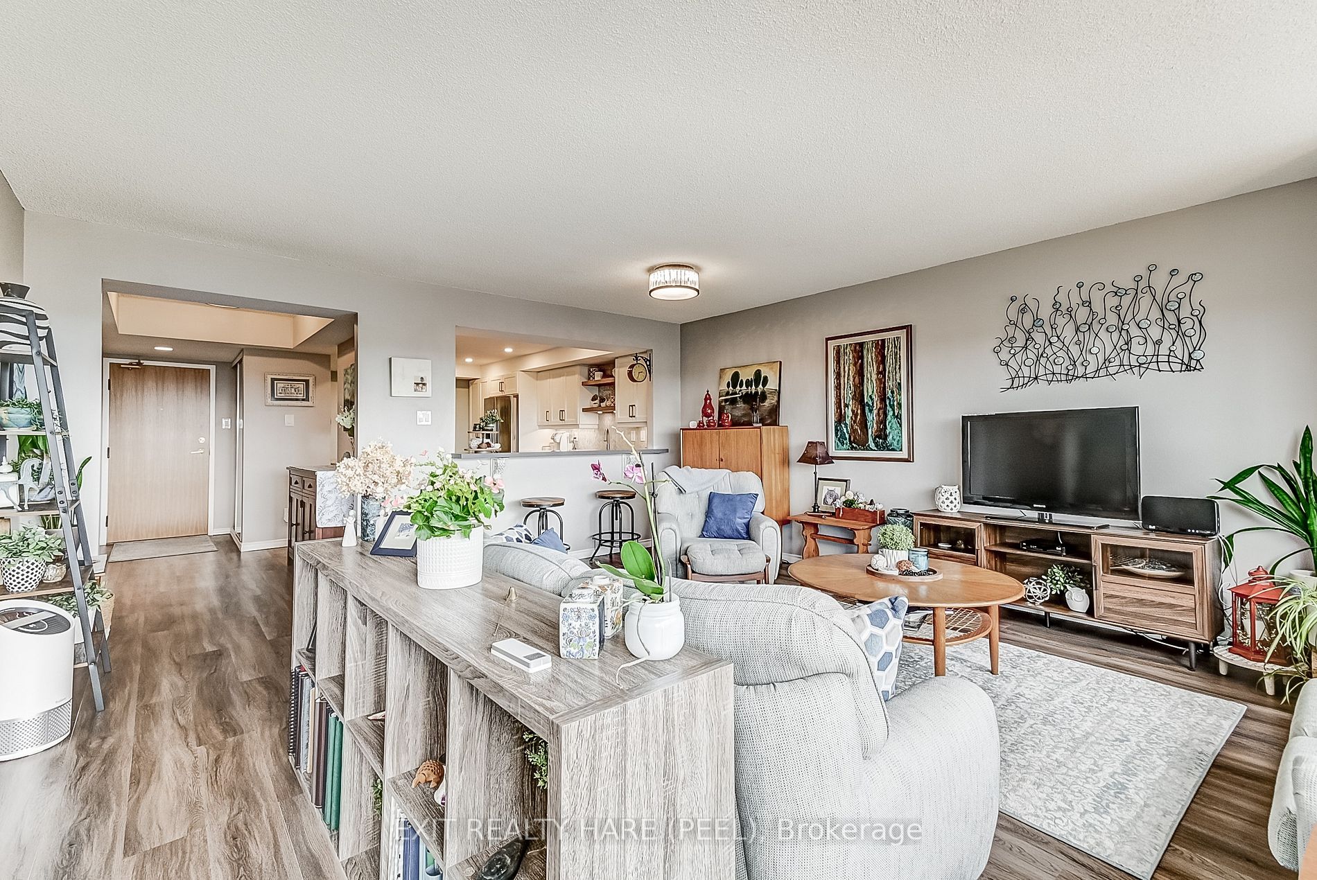 330 Mill St S, #906