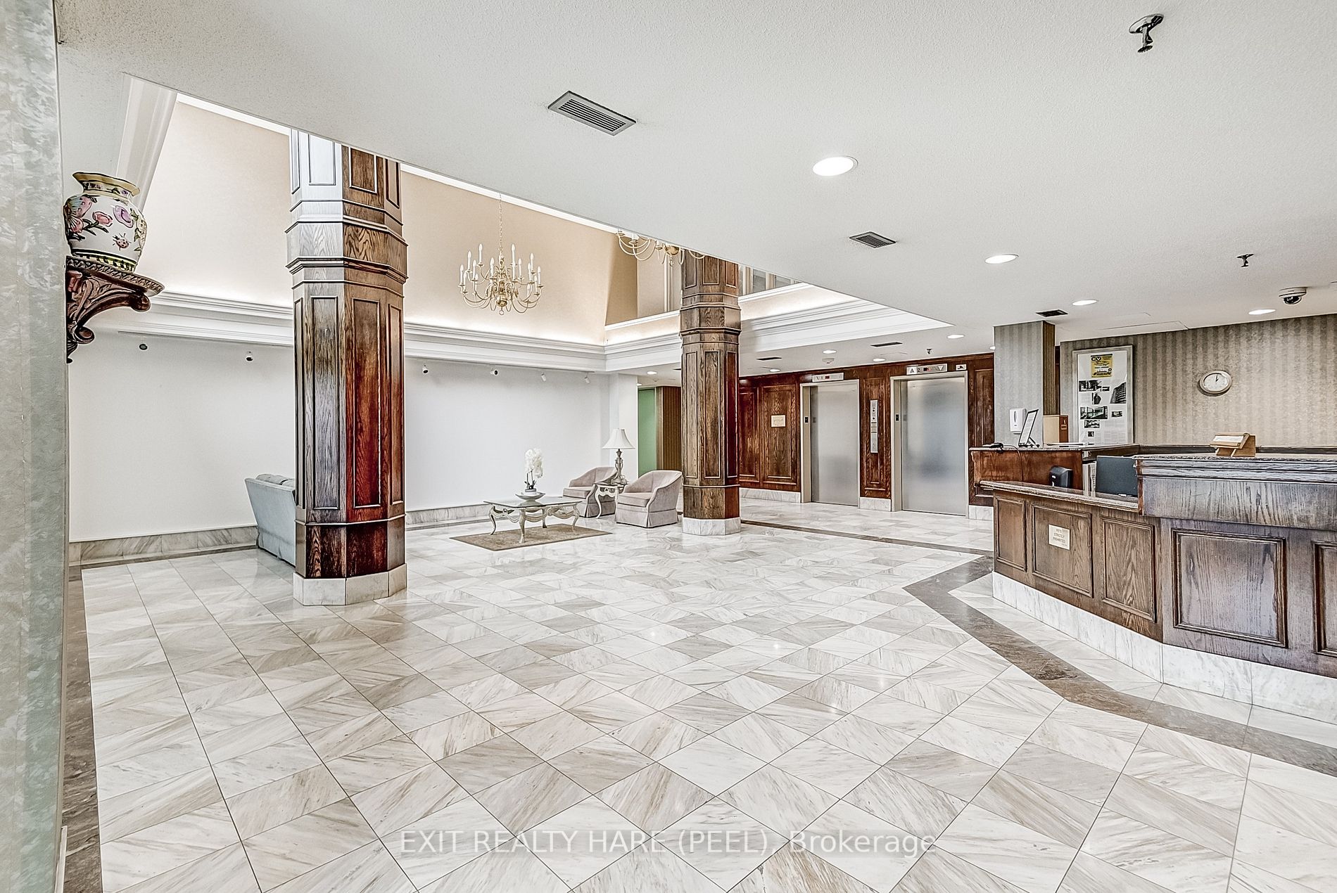 330 Mill St S, #906