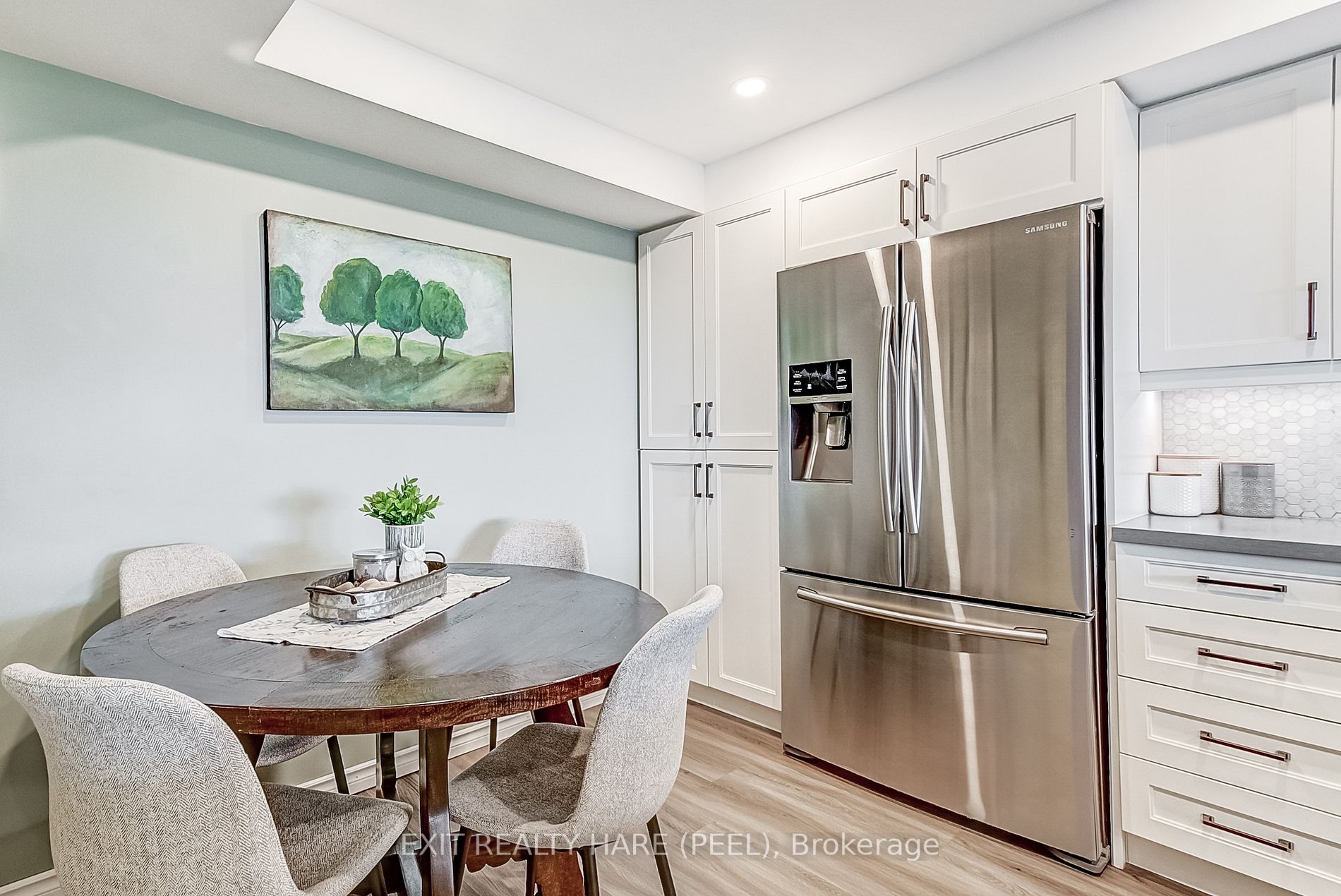 330 Mill St S, #906