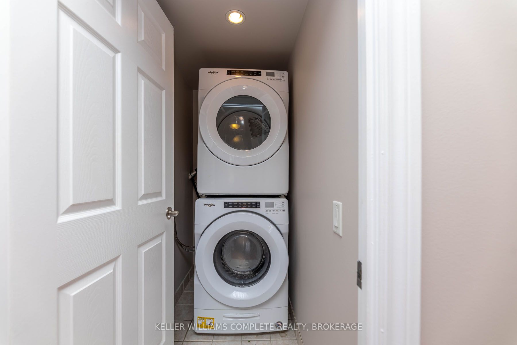 5229 Dundas St W, #403
