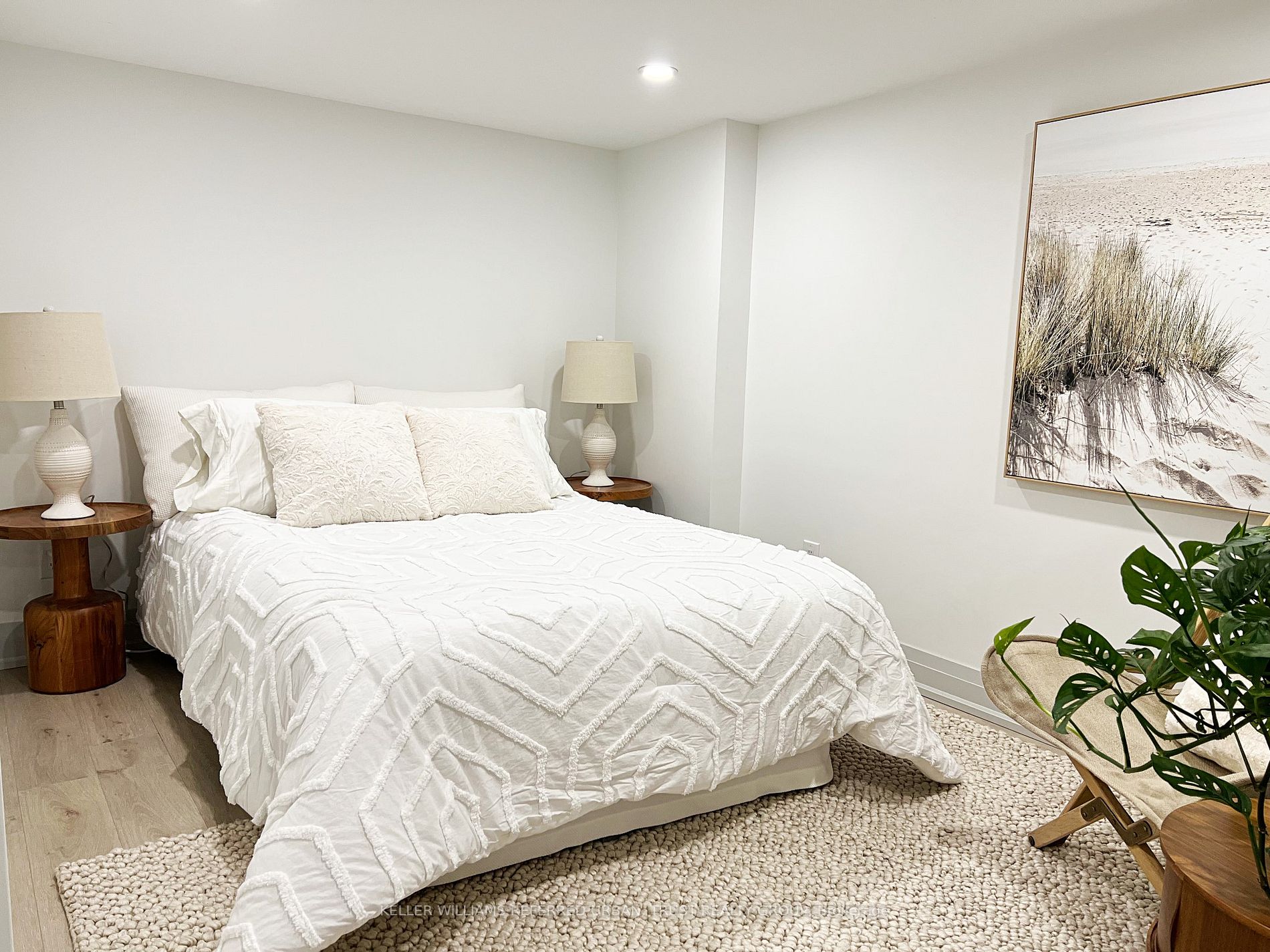266 Roncesvalles Ave