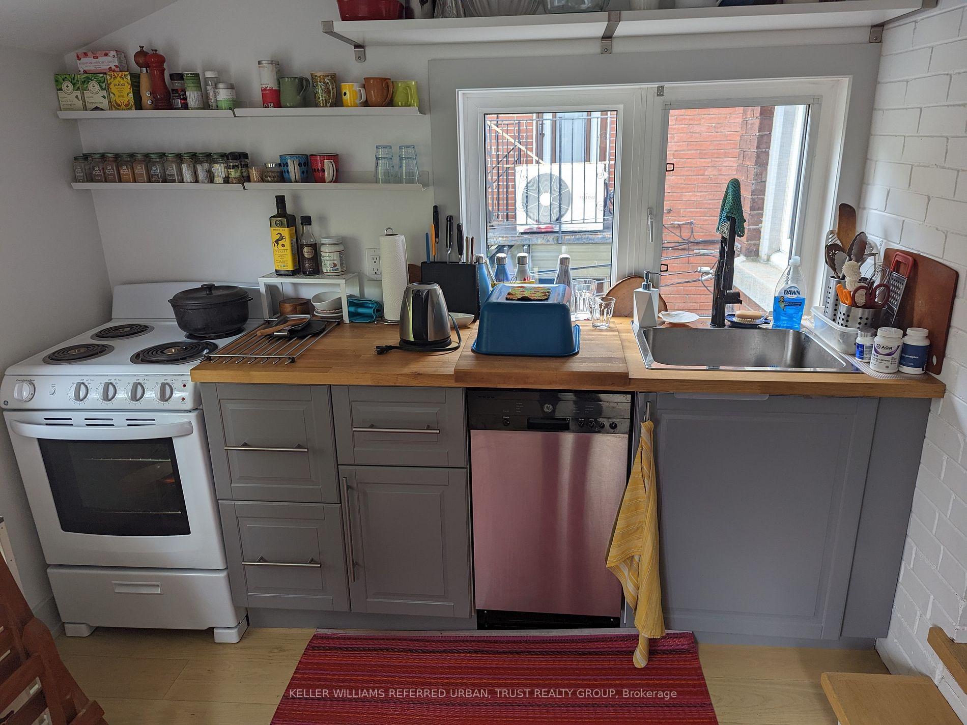 266 Roncesvalles Ave