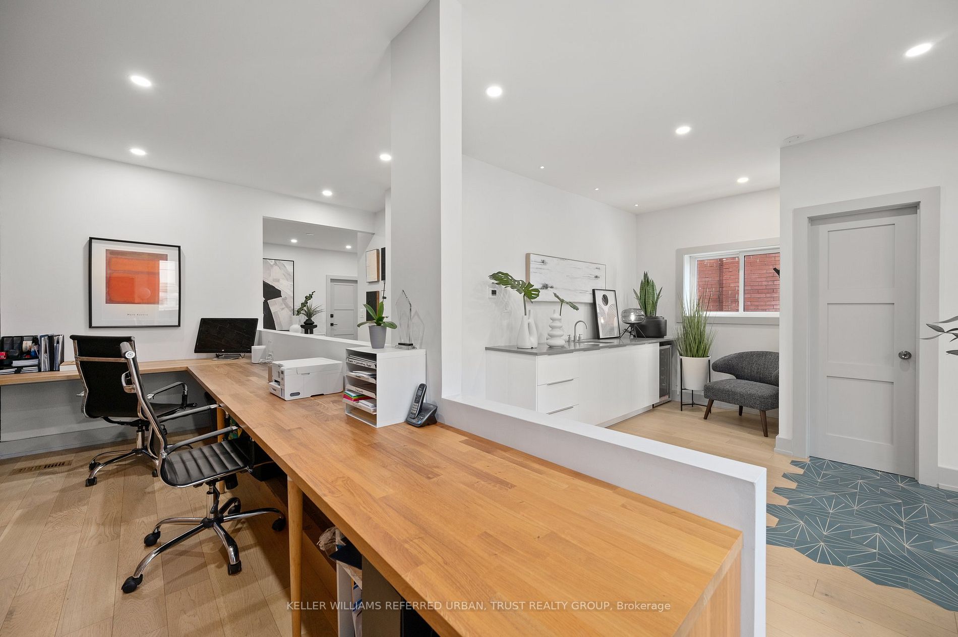 266 Roncesvalles Ave