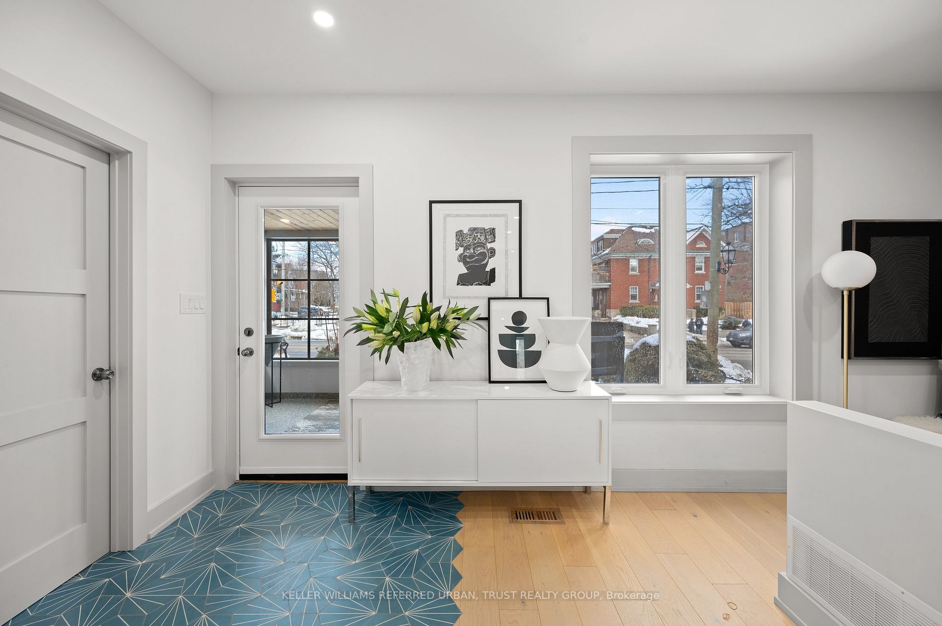 266 Roncesvalles Ave