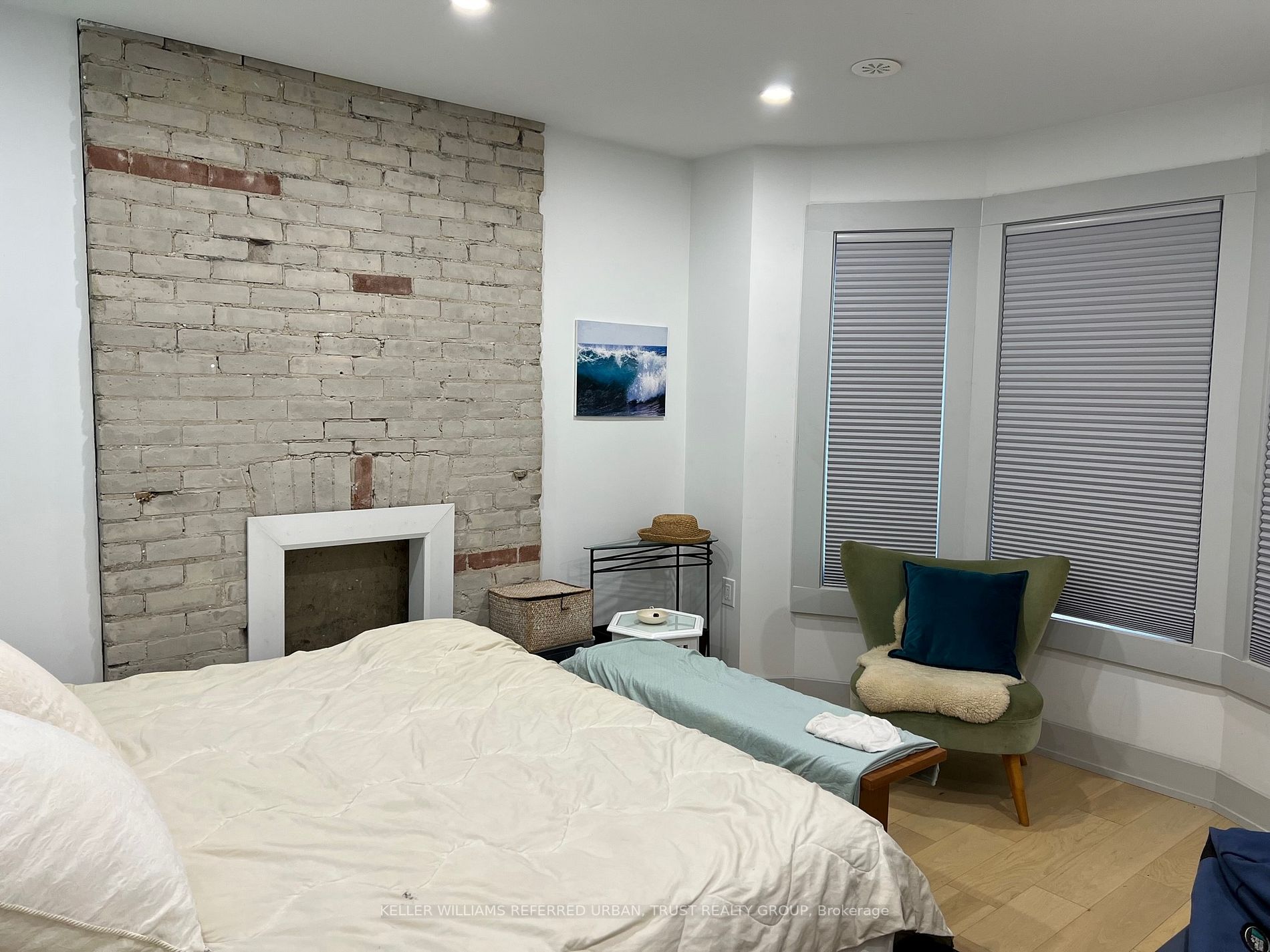 266 Roncesvalles Ave