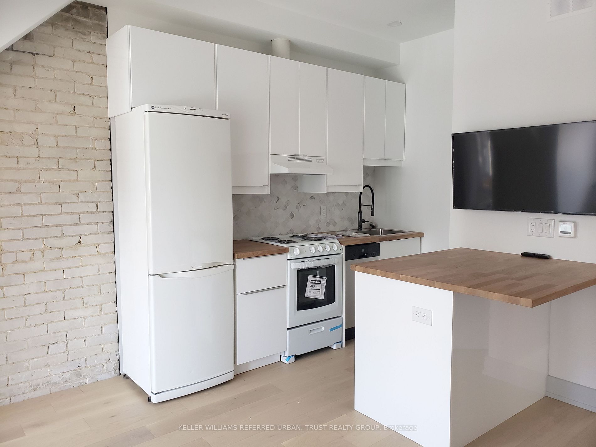 266 Roncesvalles Ave