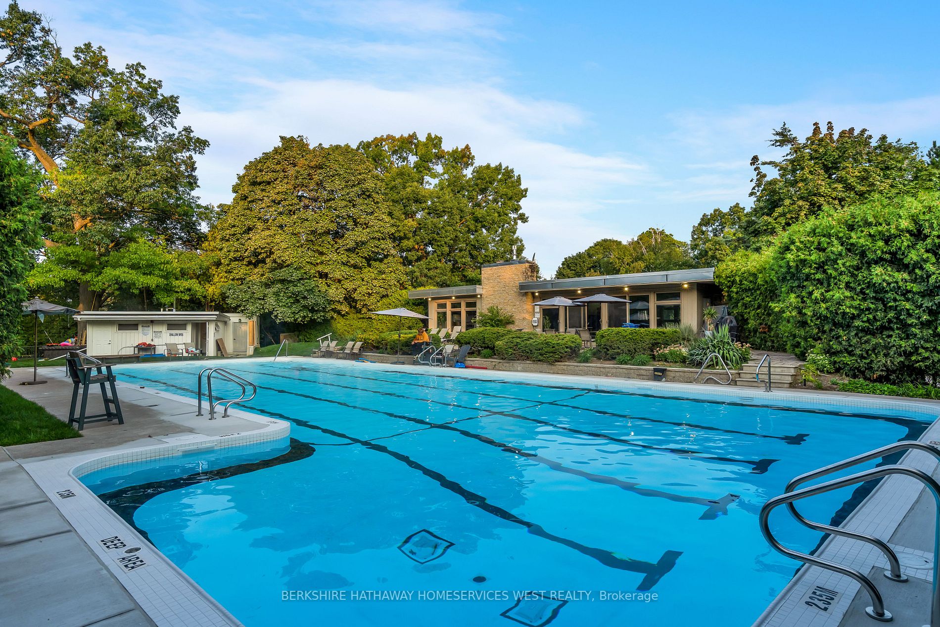 114 Rathburn Rd