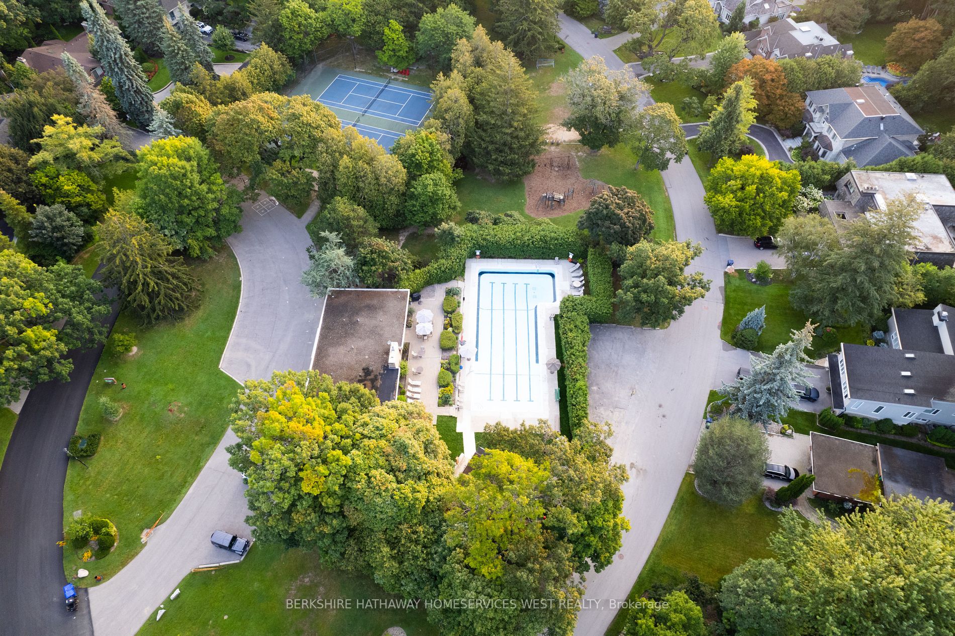 114 Rathburn Rd