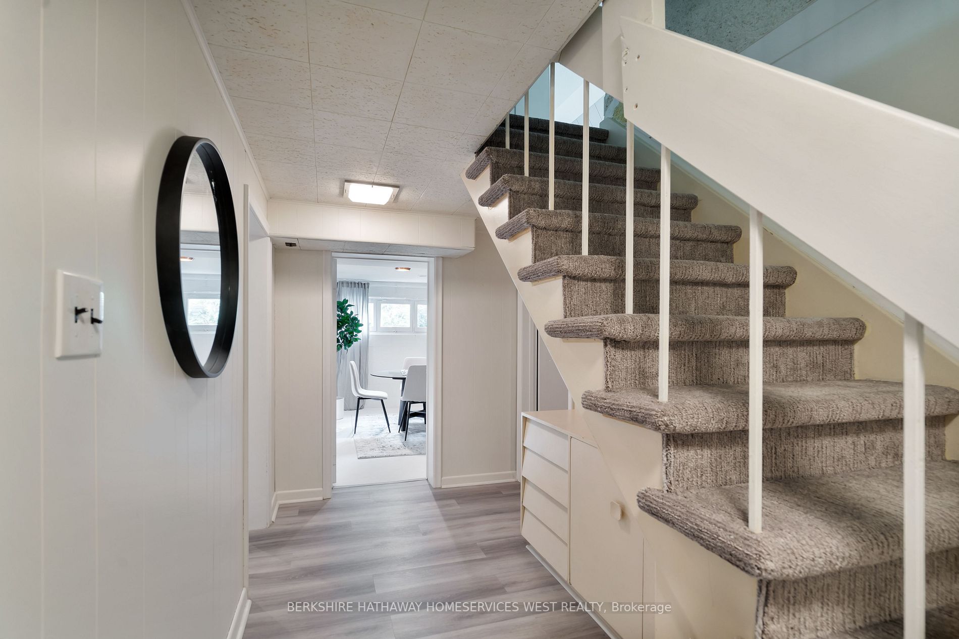 114 Rathburn Rd
