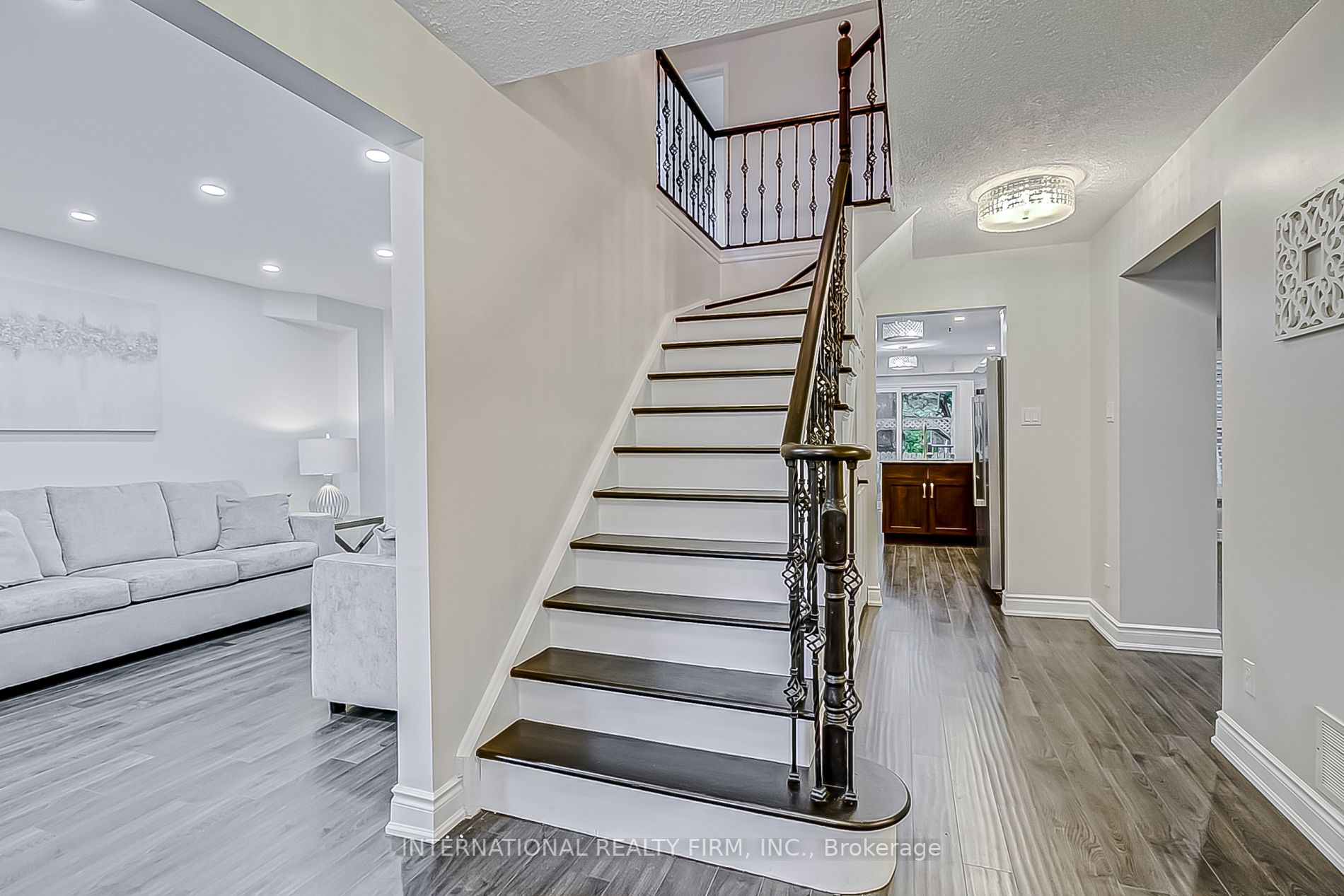 9 Driscoll Dr
