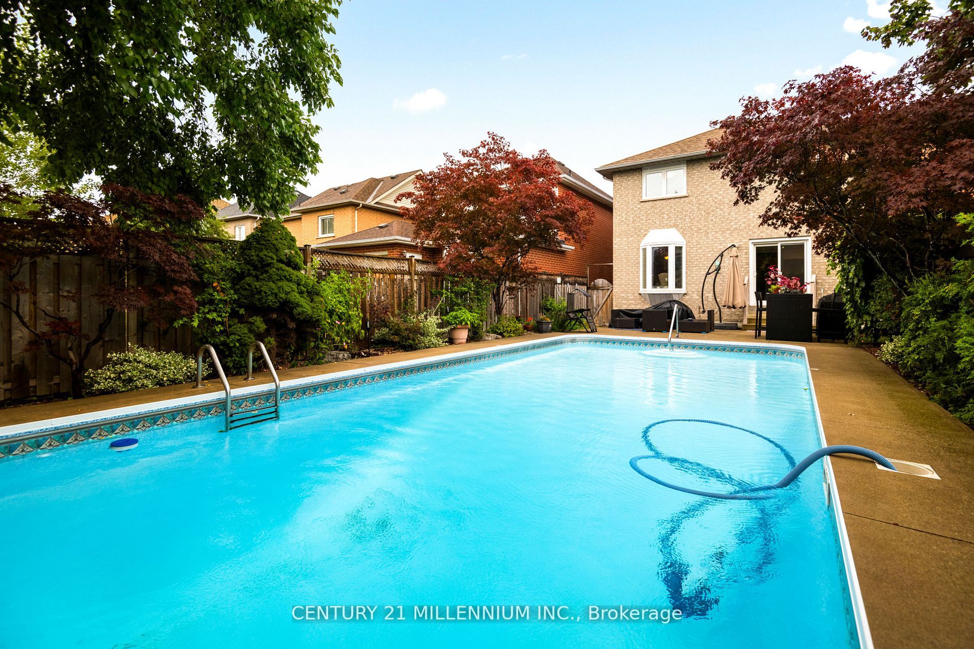 67 Wildberry Cres