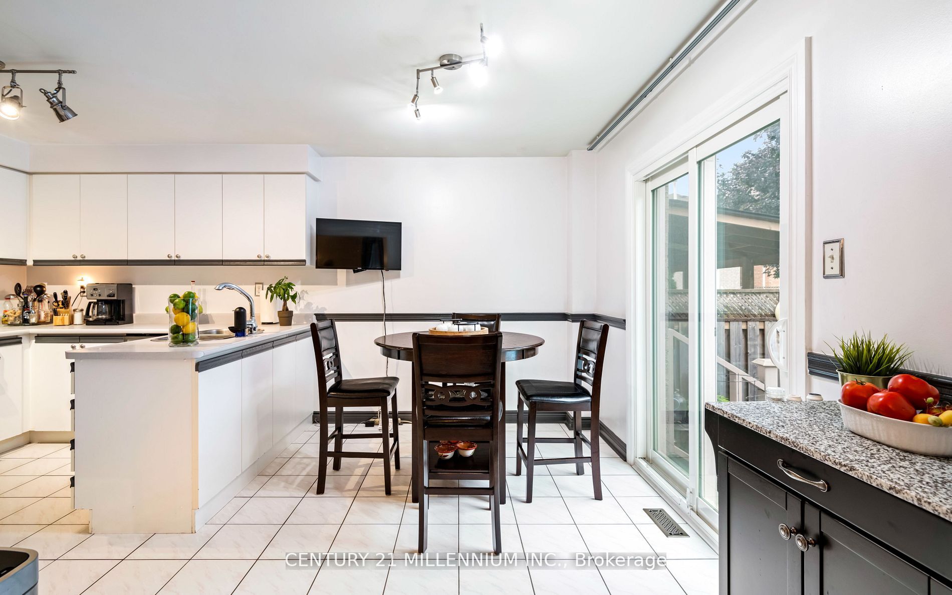 67 Wildberry Cres