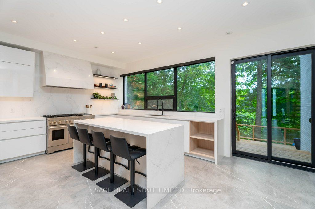 67 Jellicoe Avenue