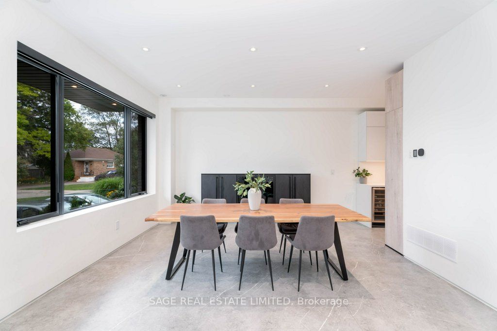67 Jellicoe Avenue