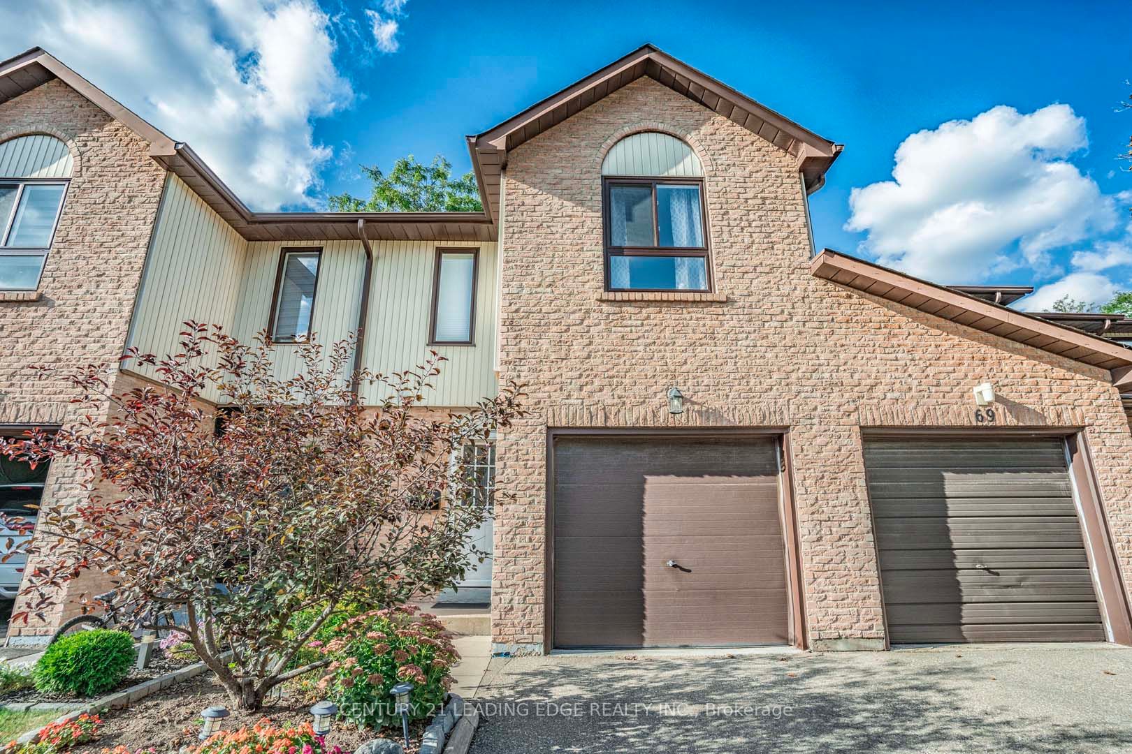 68 Foster Cres, #68