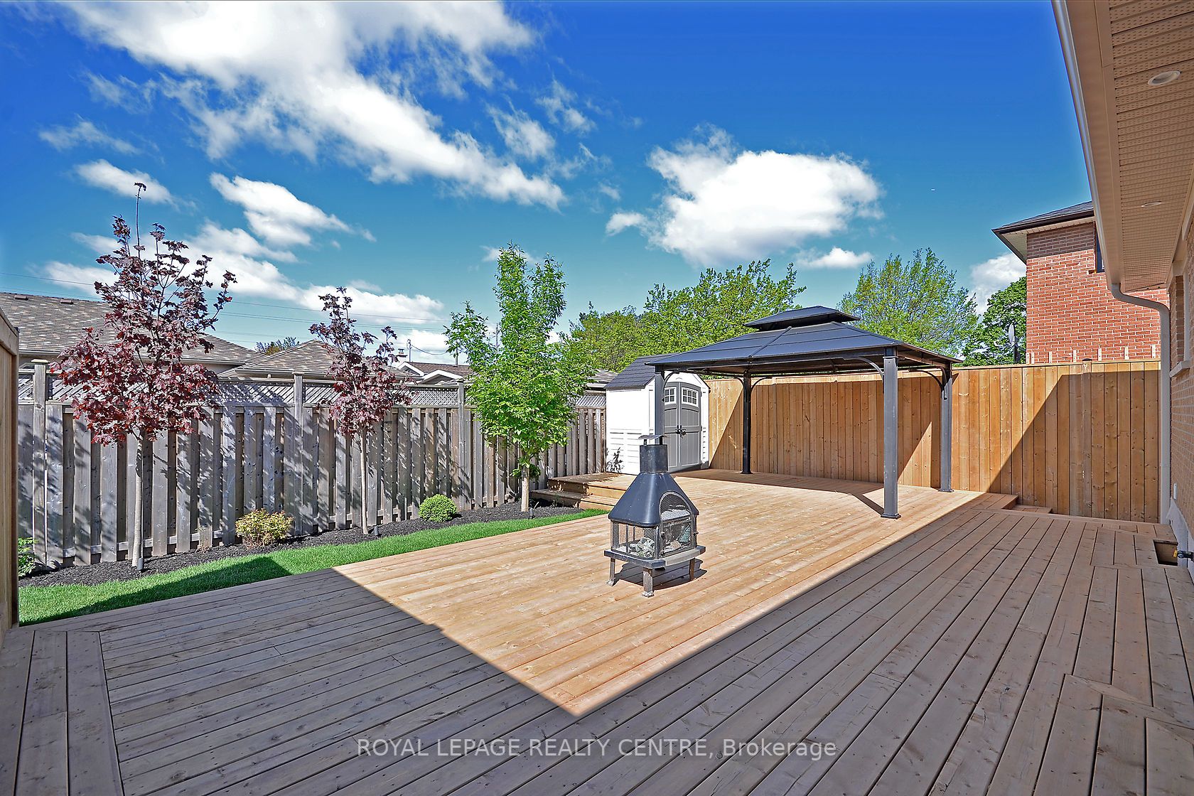 326 Slade Cres, #Lower